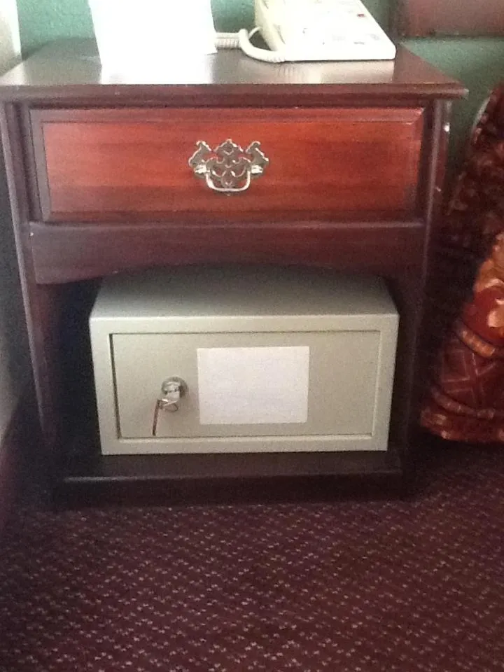 Super 8 by Wyndham Kennett