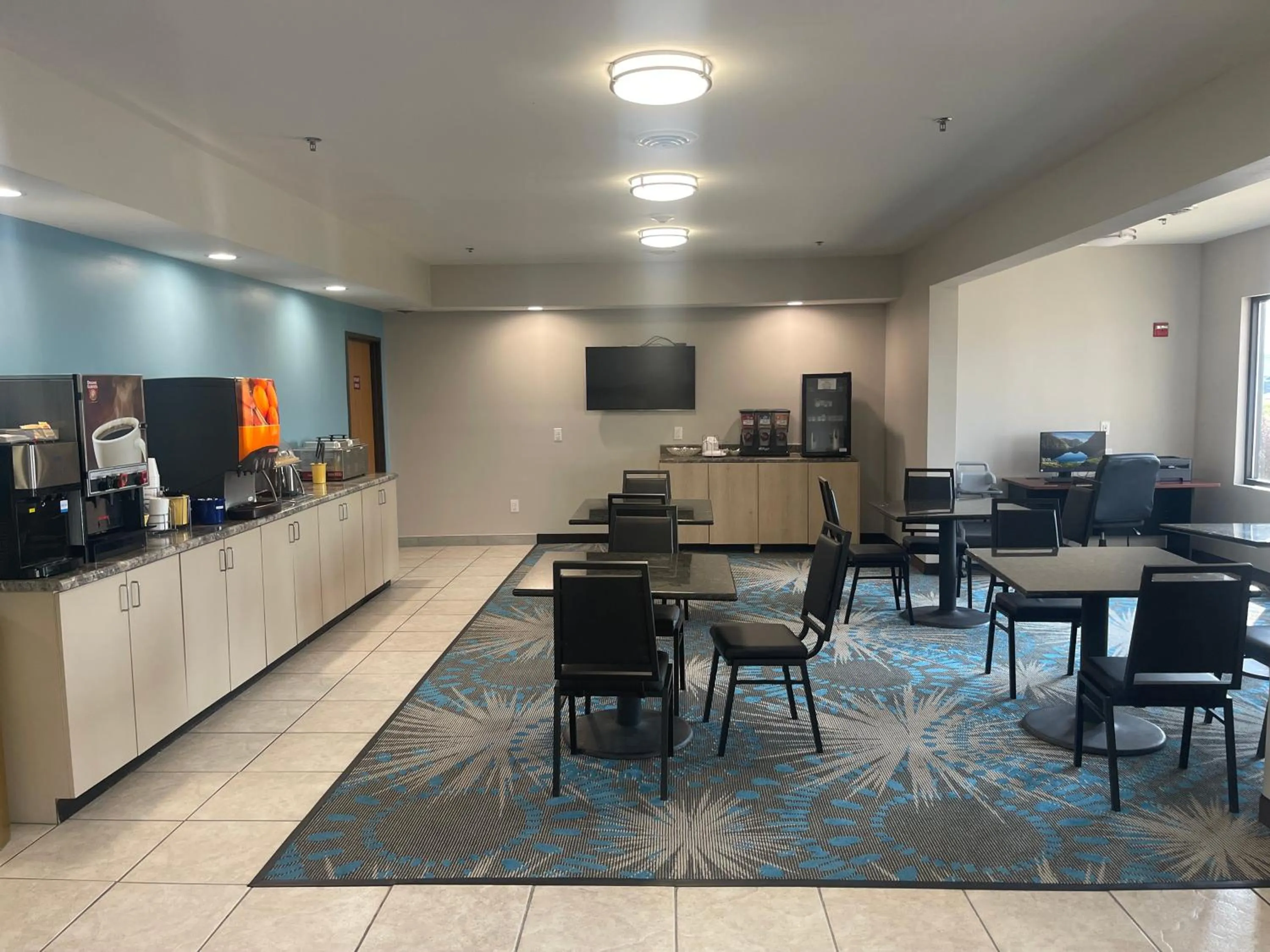 Breakfast in Days Inn by Wyndham Jefferson City