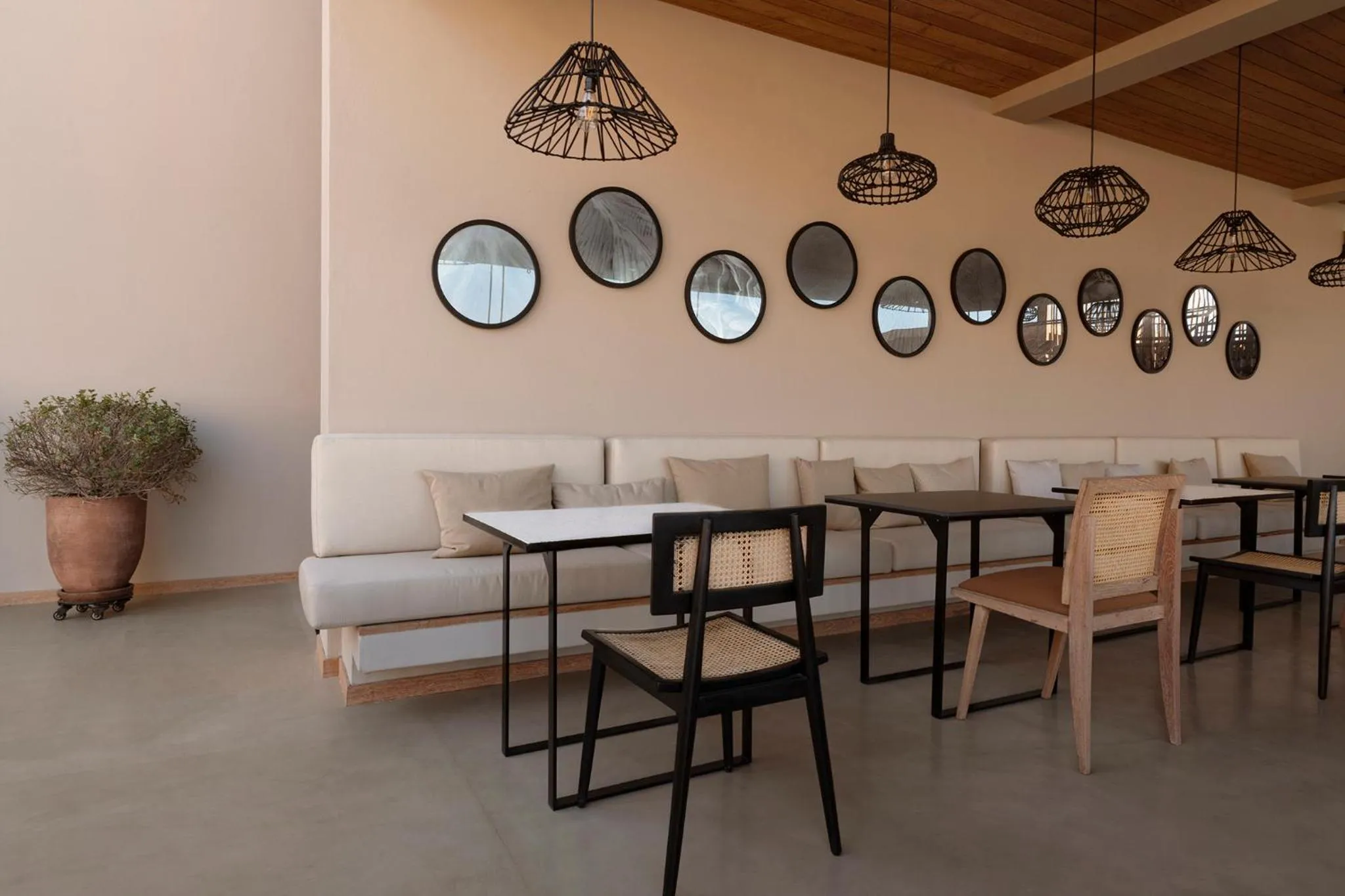 Restaurant/places to eat in Norte Suites Boutique