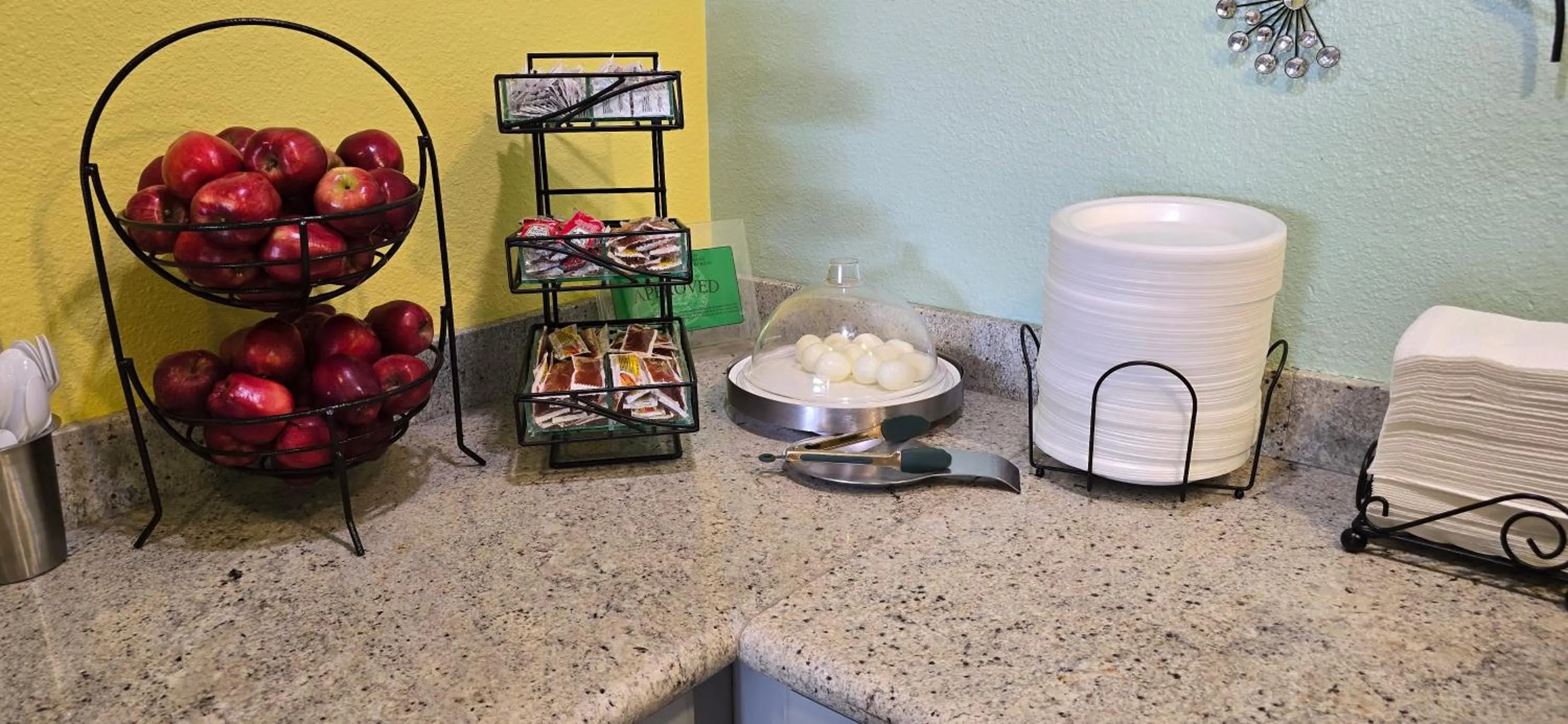 Buffet breakfast in Desert Inn Tucumcari