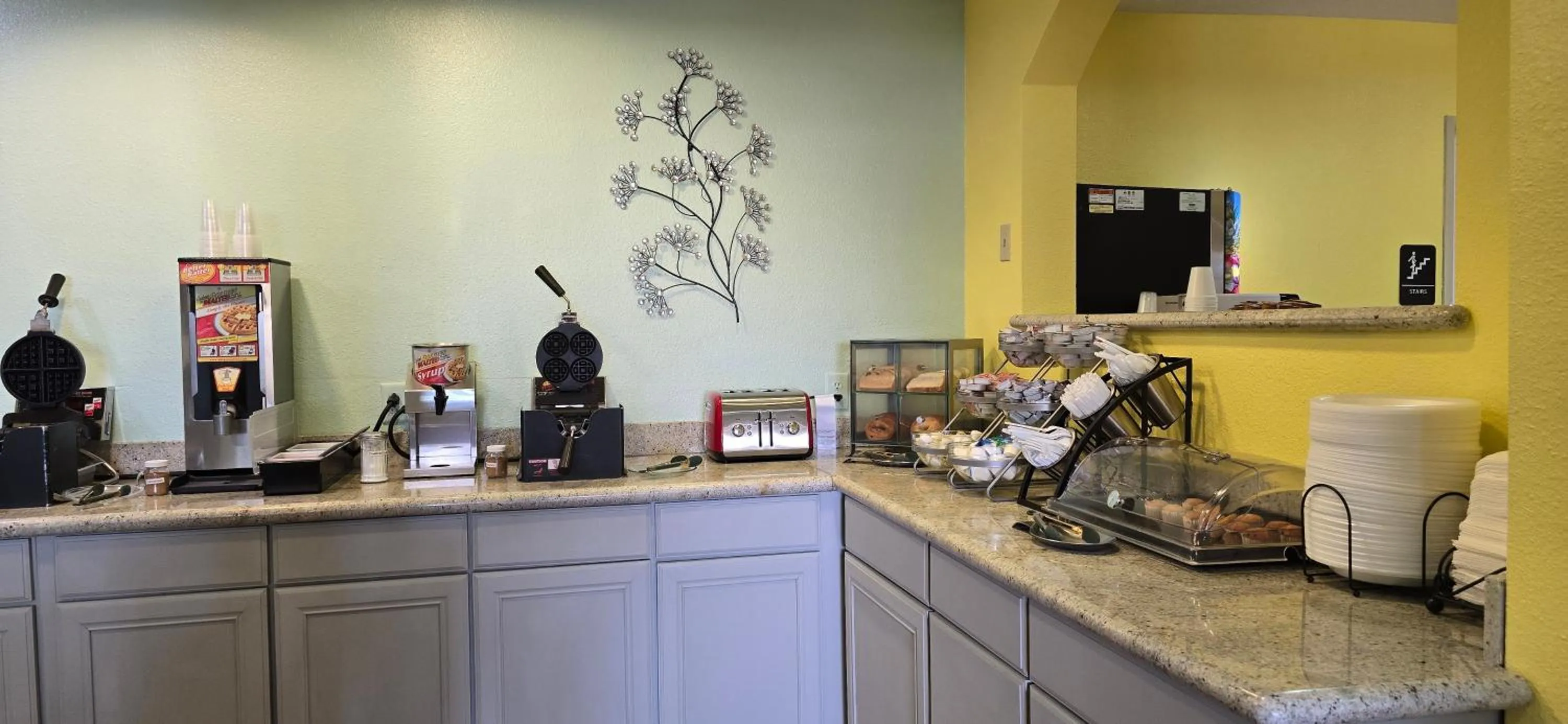 Buffet breakfast in Desert Inn Tucumcari