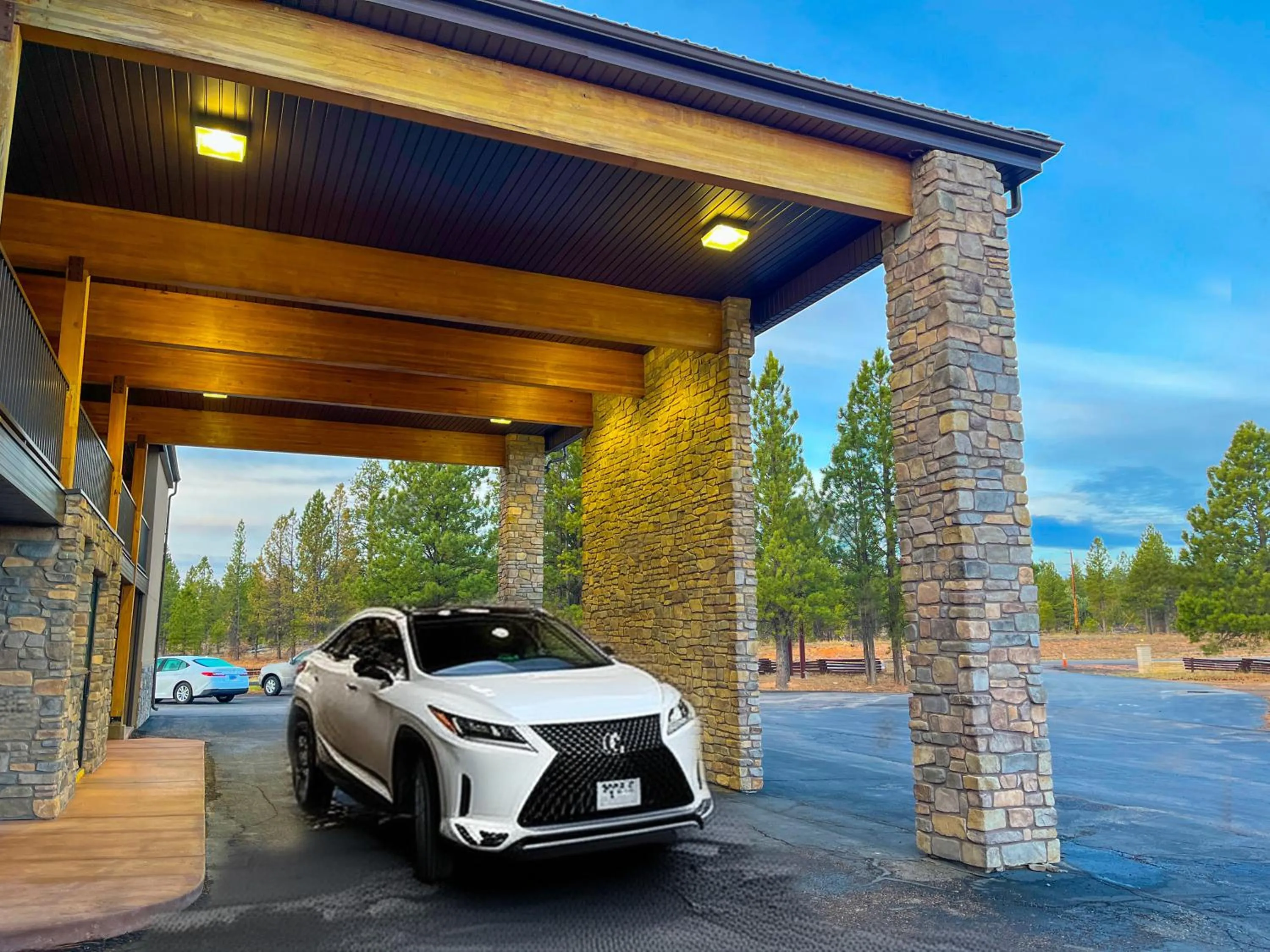 Facade/entrance in Bryce Canyon Pines Lodge