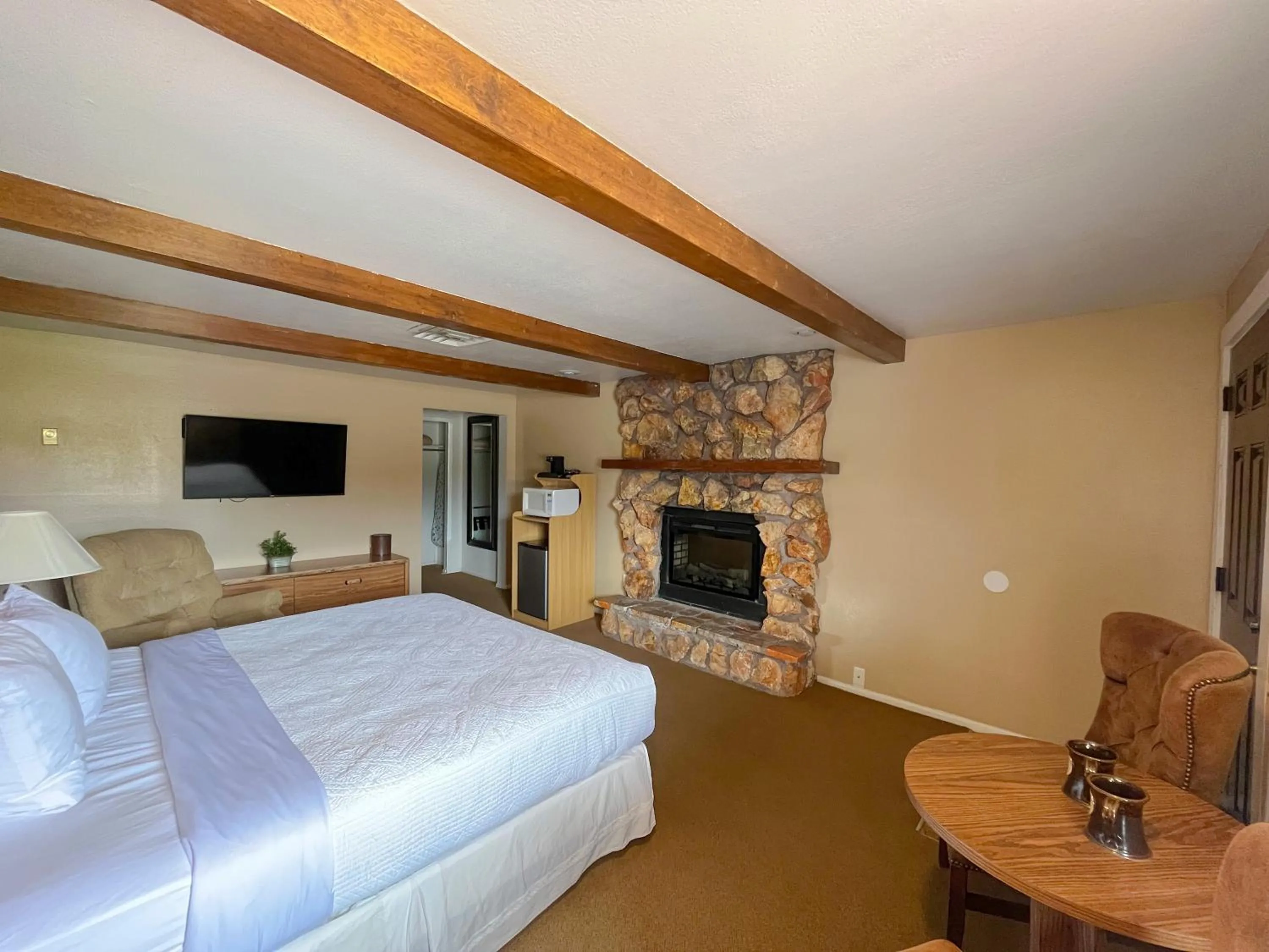 Bedroom, Bed in Bryce Canyon Pines Lodge