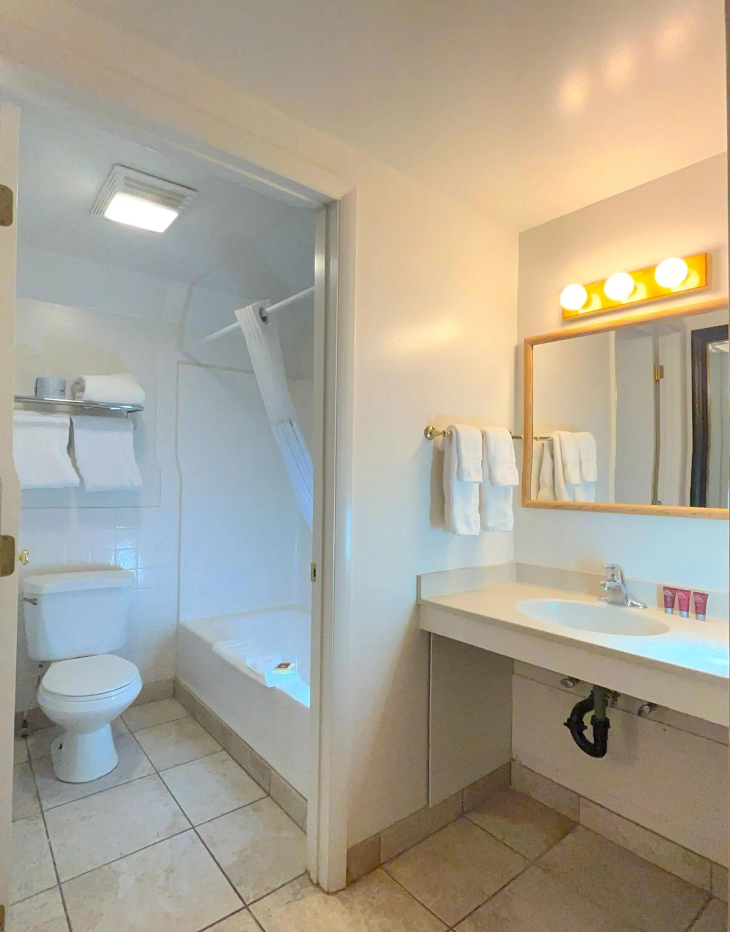 Bathroom in Bryce Canyon Pines Lodge