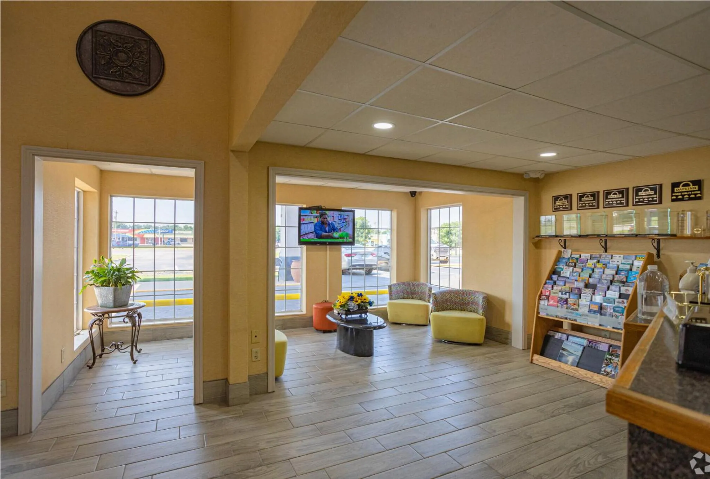 Lobby or reception in Days Inn by Wyndham Pauls Valley