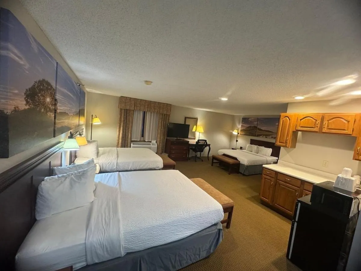 Bedroom, Bed in Days Inn by Wyndham Sturgis