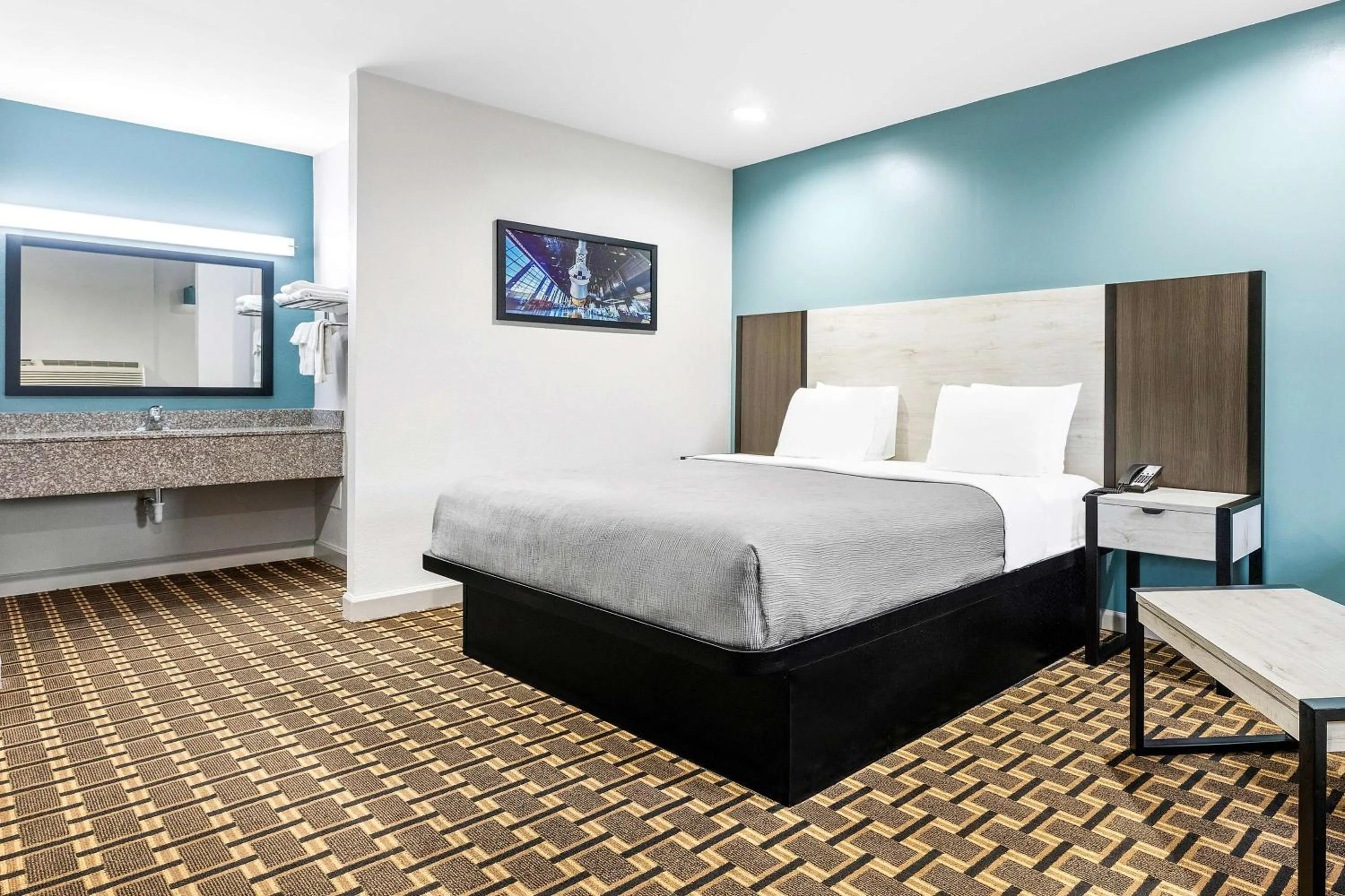 Bedroom, Bed in SureStay by Best Western Huntsville University Area