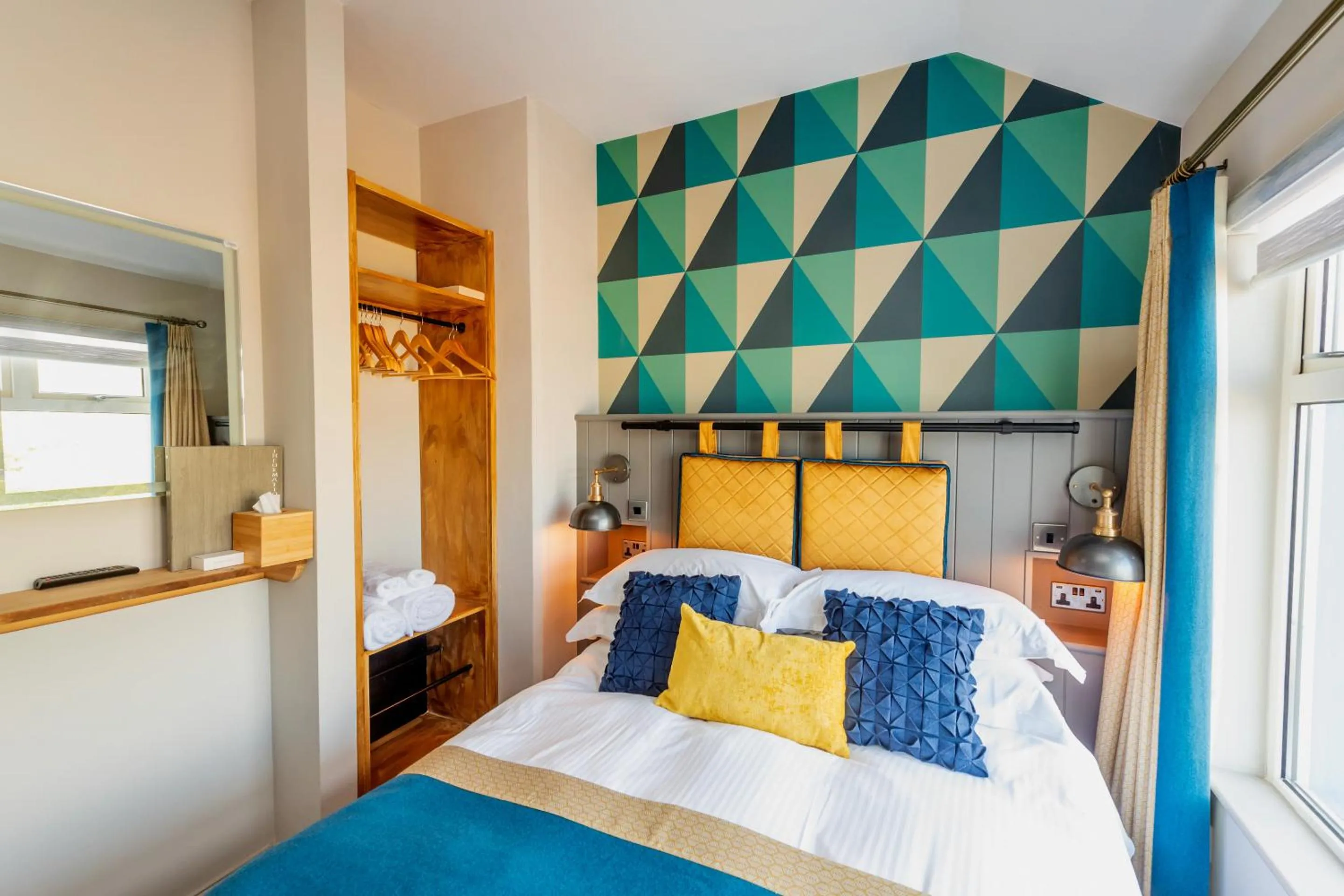 Bedroom, Bed in Inn on the Shore