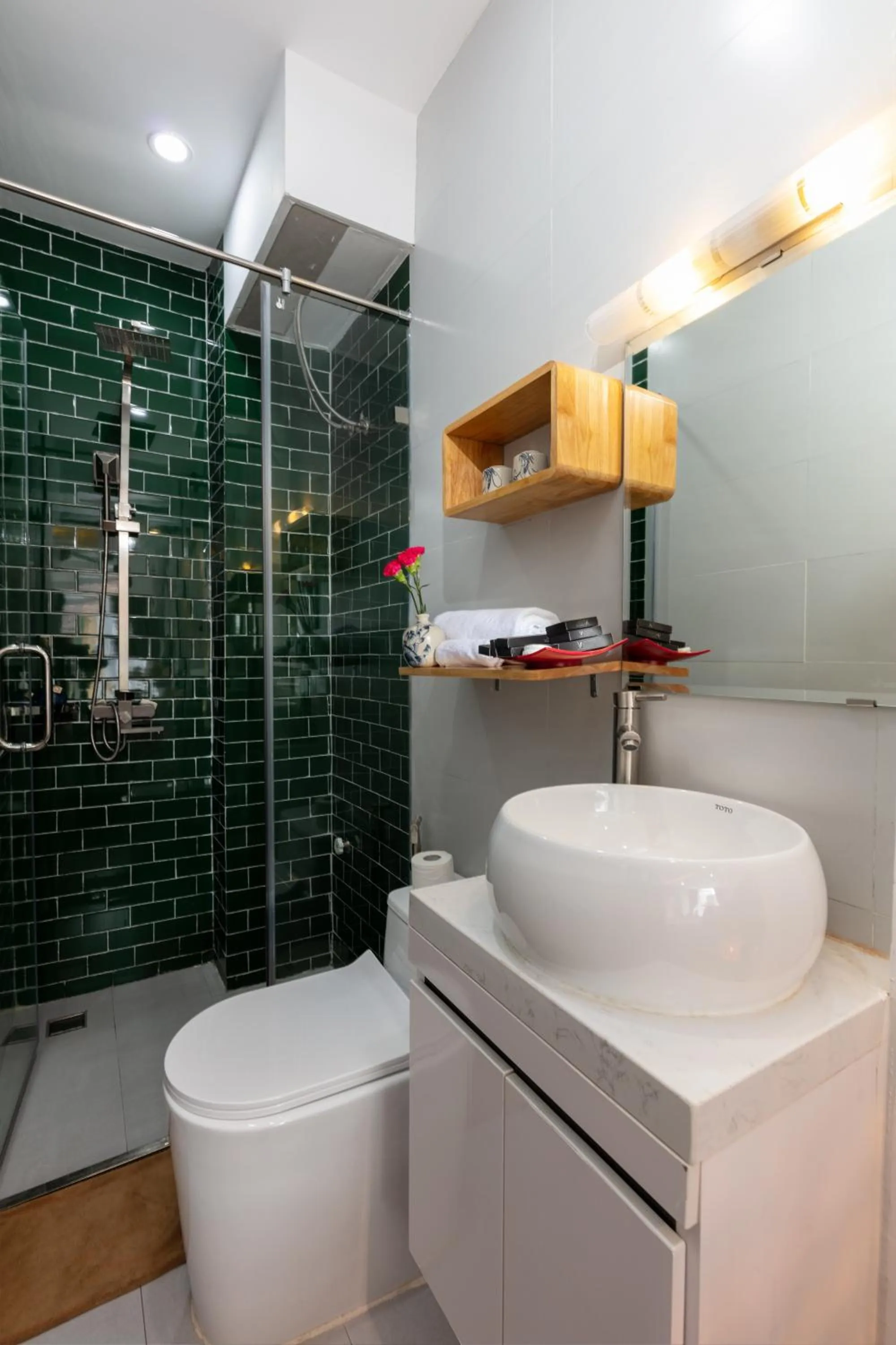 Bathroom in Hanoi Center Silk Lullaby Hotel and Travel