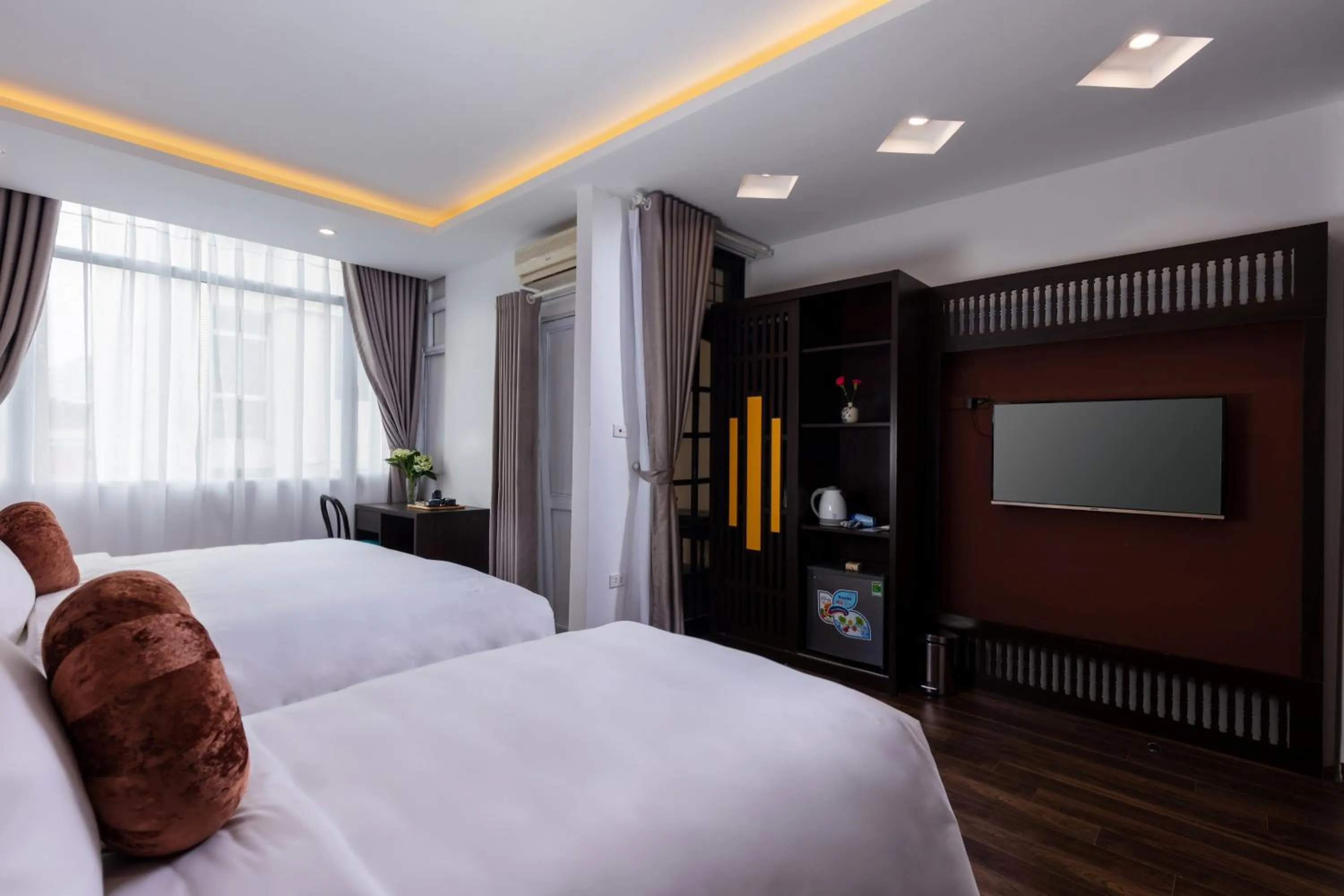 Street view, Bed in Hanoi Center Silk Lullaby Hotel and Travel