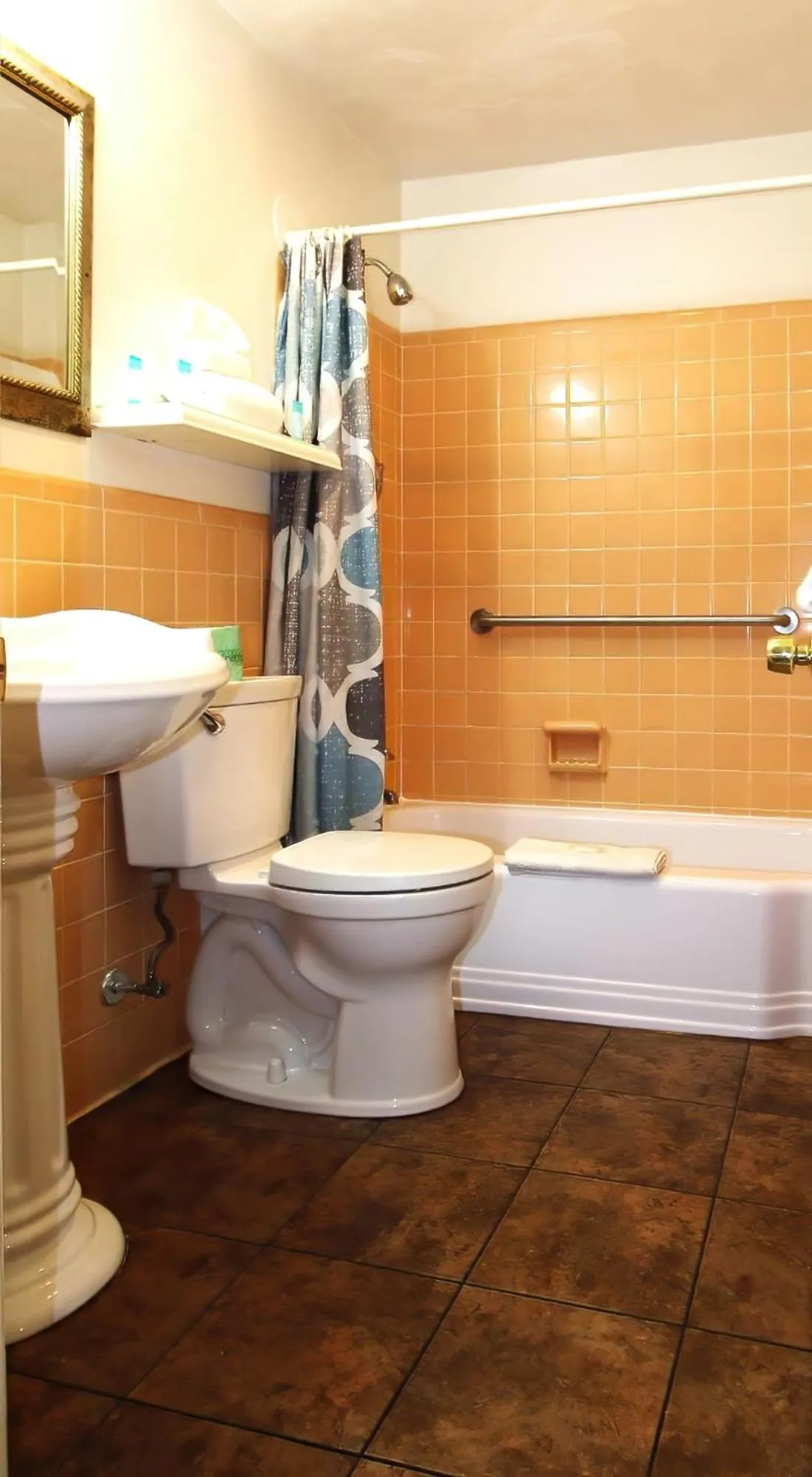 Colonial Inn Seekonk