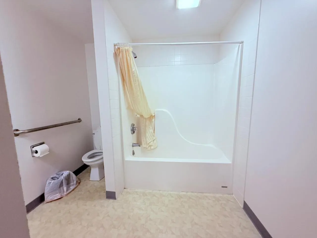 Bathroom in Hotel O Castle Town Ida Grove Hwy 175