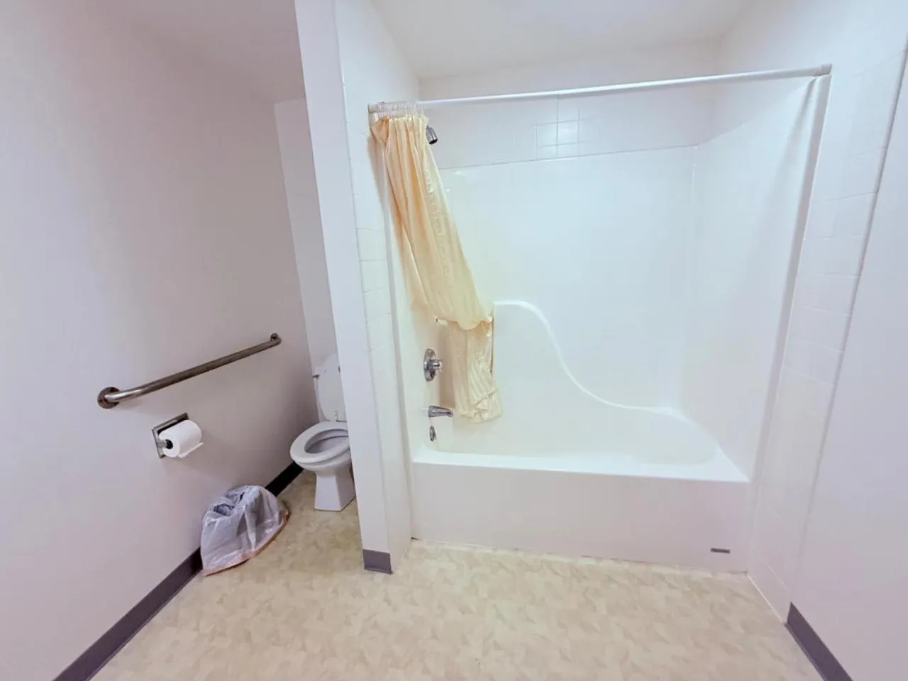 Bathroom in Hotel O Castle Town Ida Grove Hwy 175