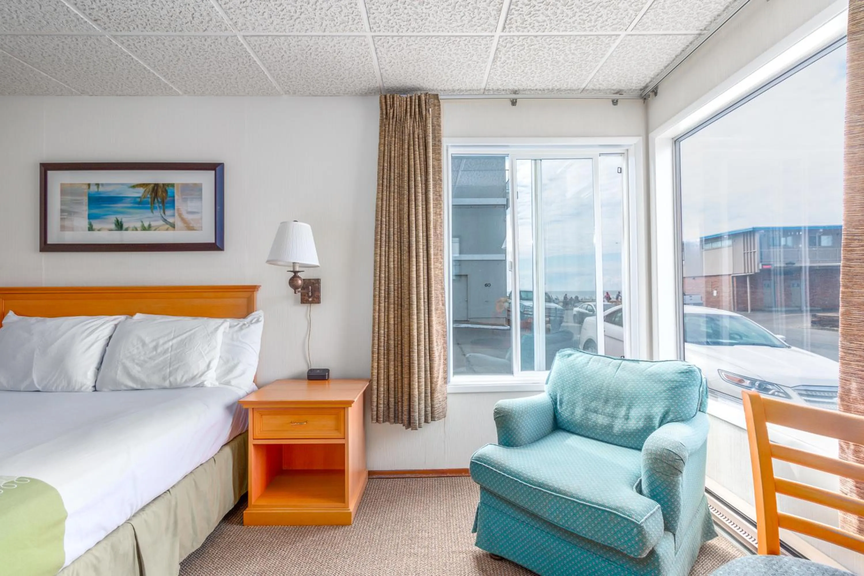 Bed in Seashore Inn on the Beach Seaside