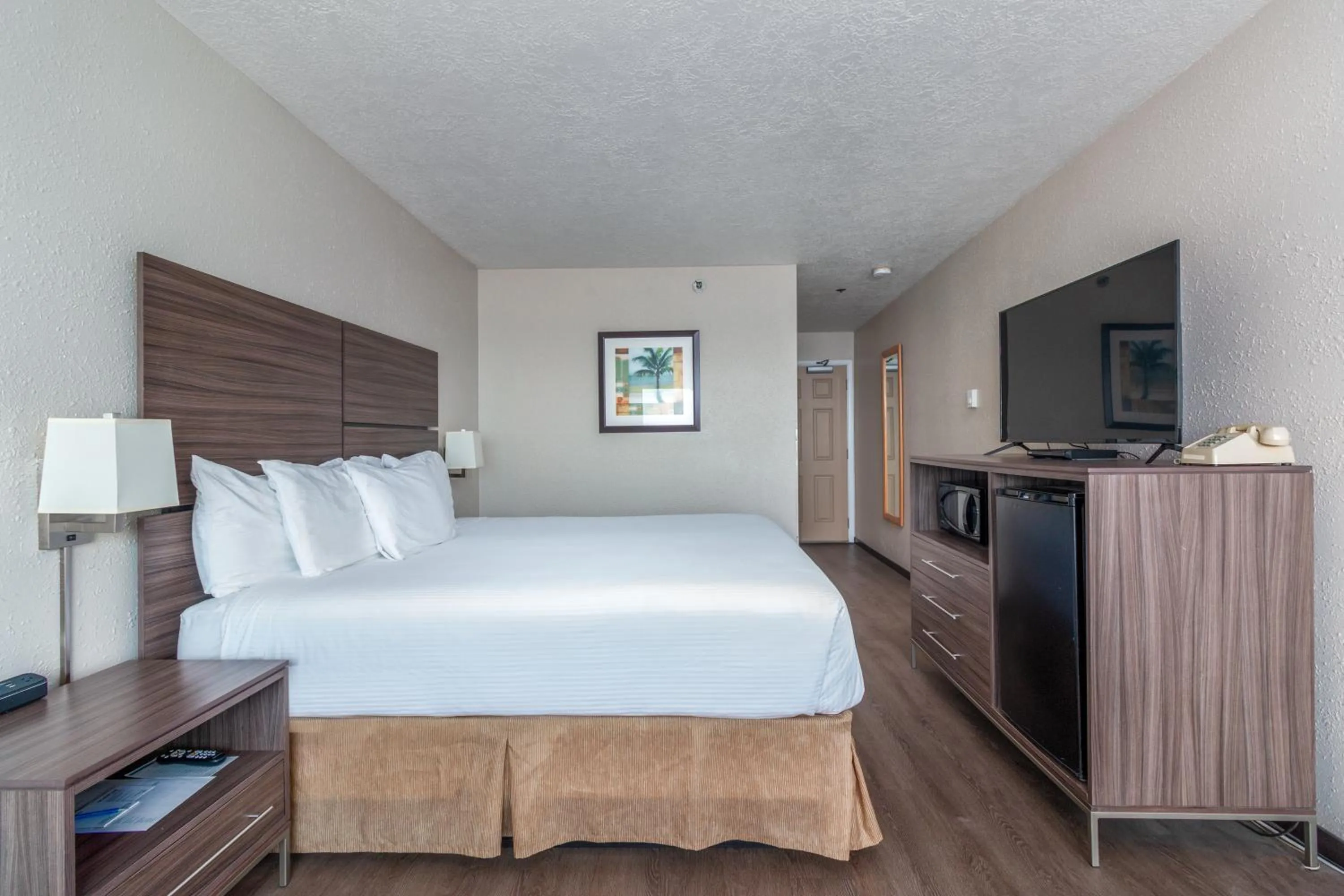 Bed in Seashore Inn on the Beach Seaside