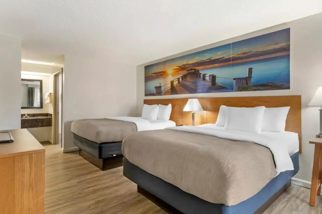 Bed in Quality Inn & Suites Decatur Priceville I-65