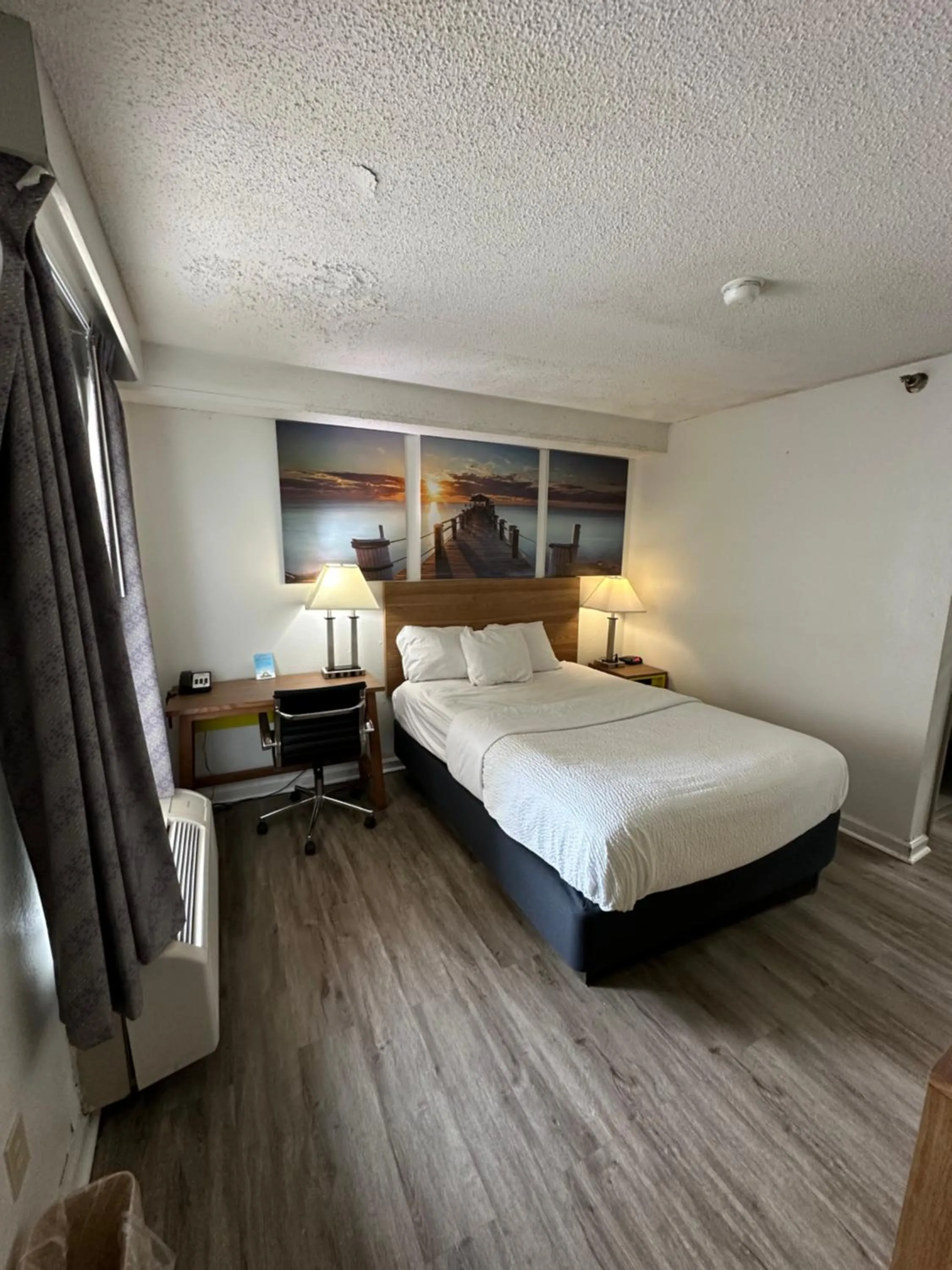 Queen Room - Non-Smoking in Quality Inn & Suites Decatur Priceville I-65