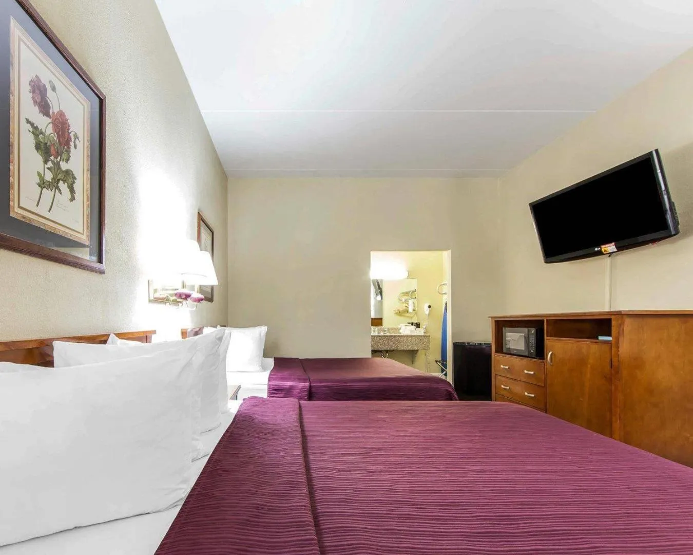 Bedroom, Bed in Quality Inn Maysville