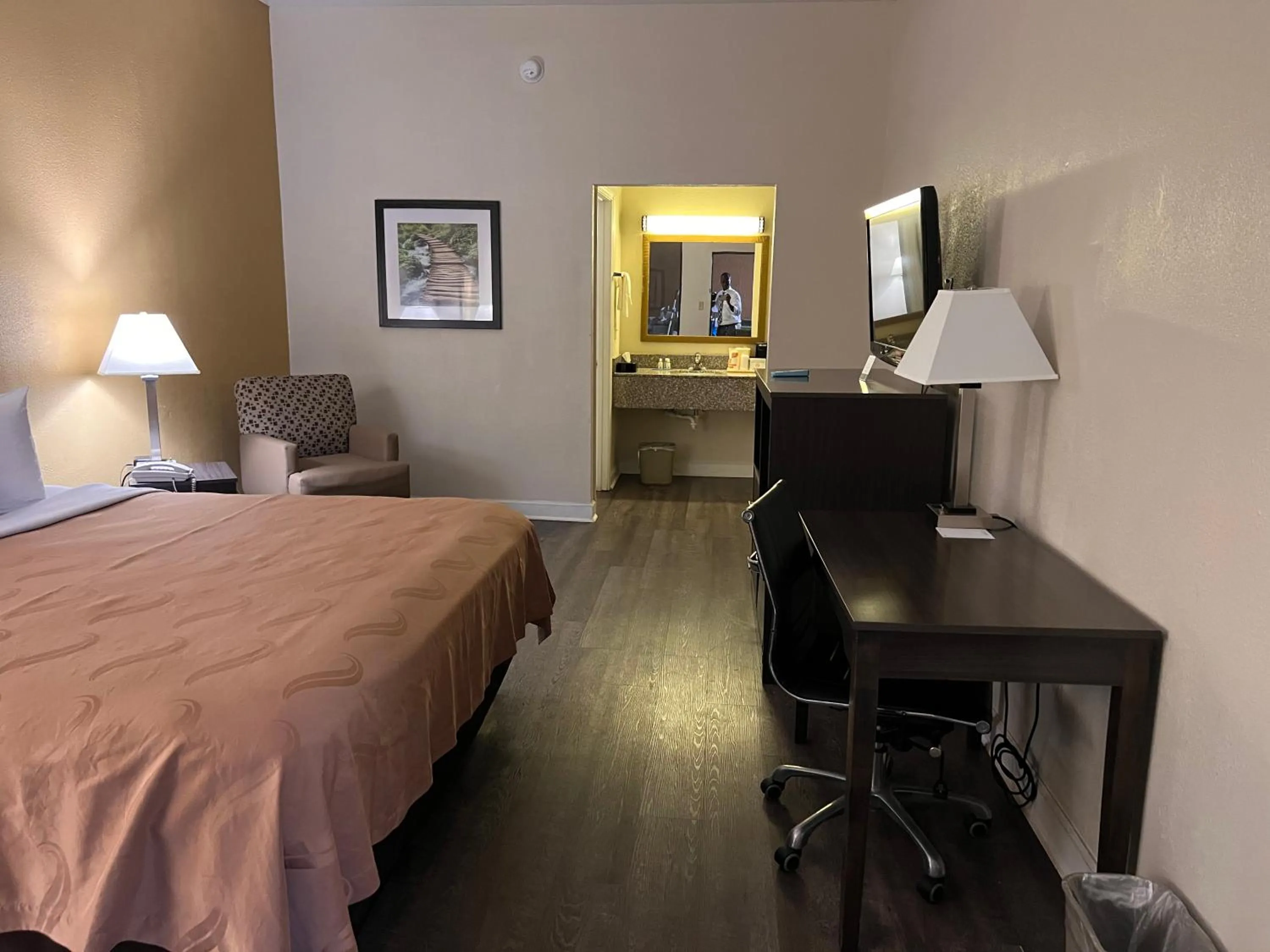 Bed in Quality Inn Maysville