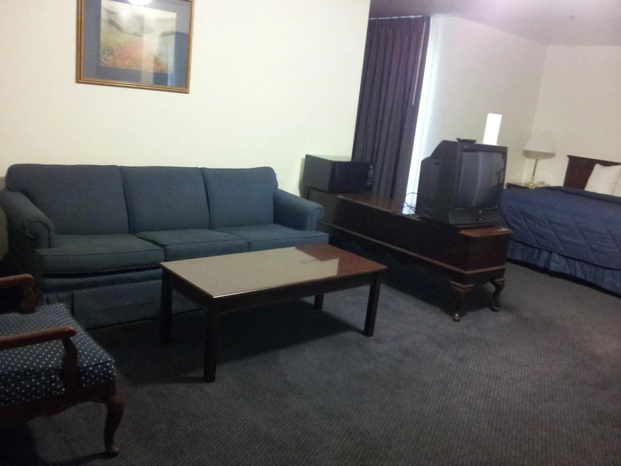 Seating area in Super 8 by Wyndham Oroville