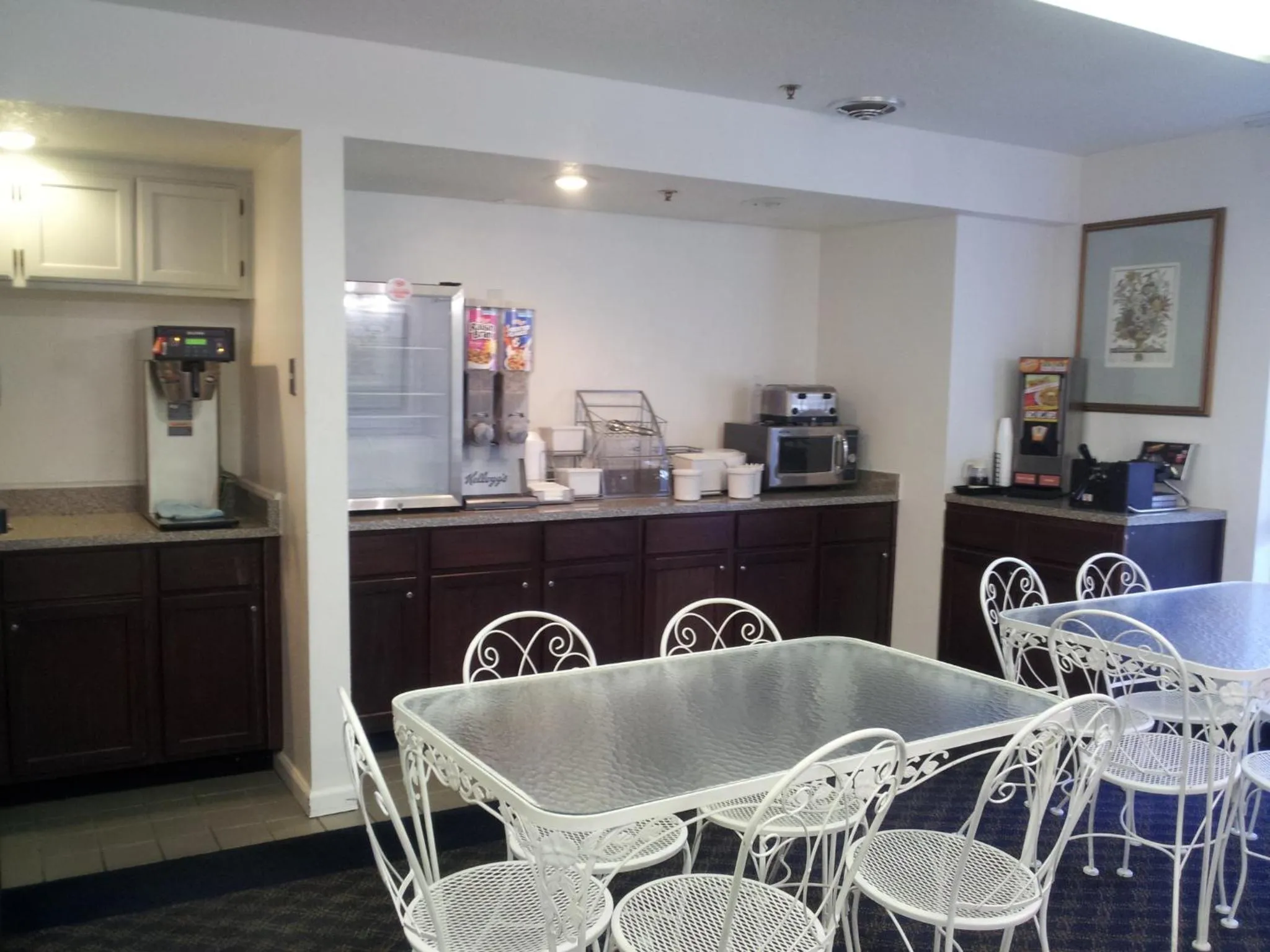 Restaurant/places to eat in Super 8 by Wyndham Oroville