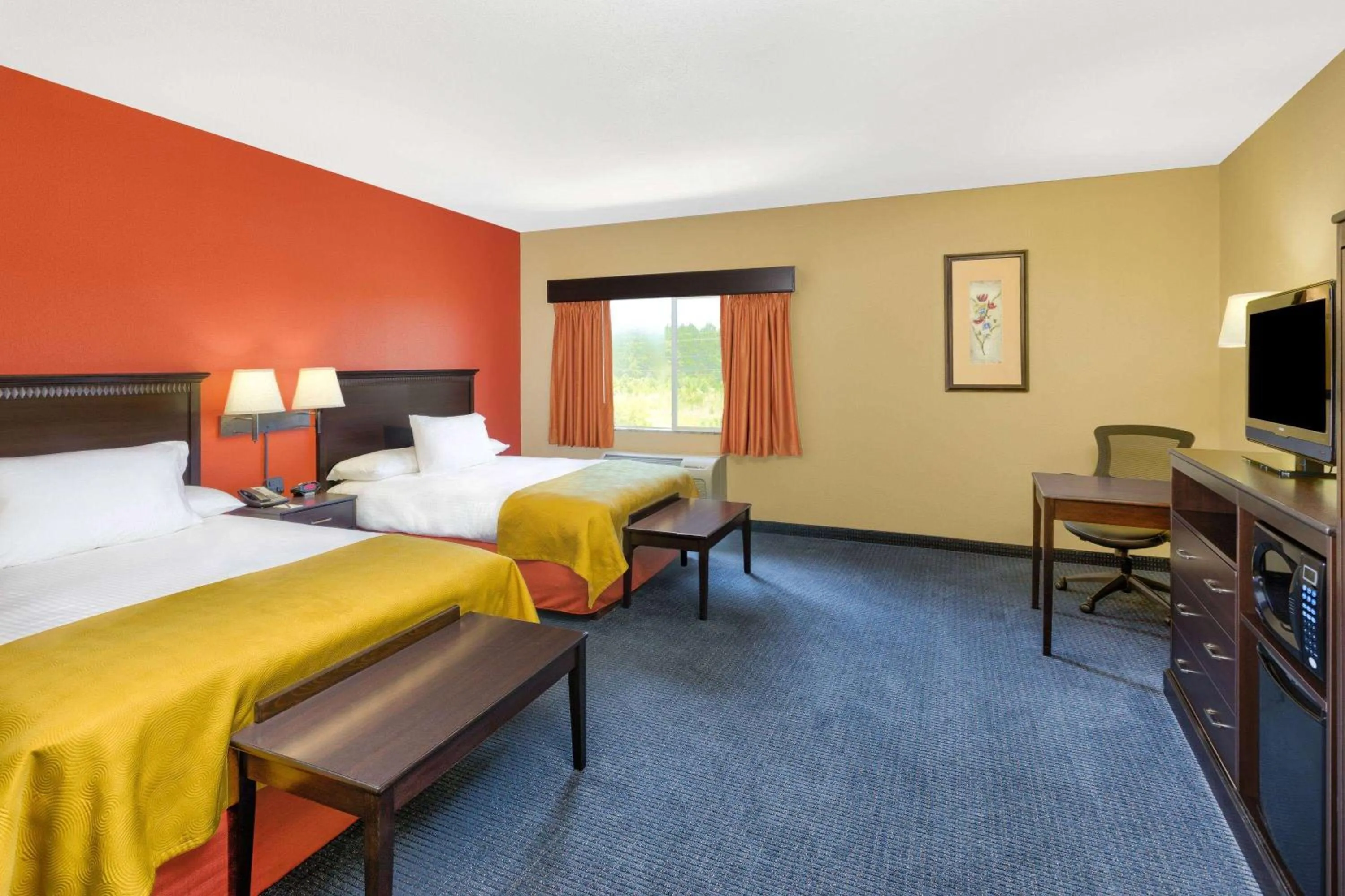Photo of the whole room, Bed in AmericInn by Wyndham Vidalia