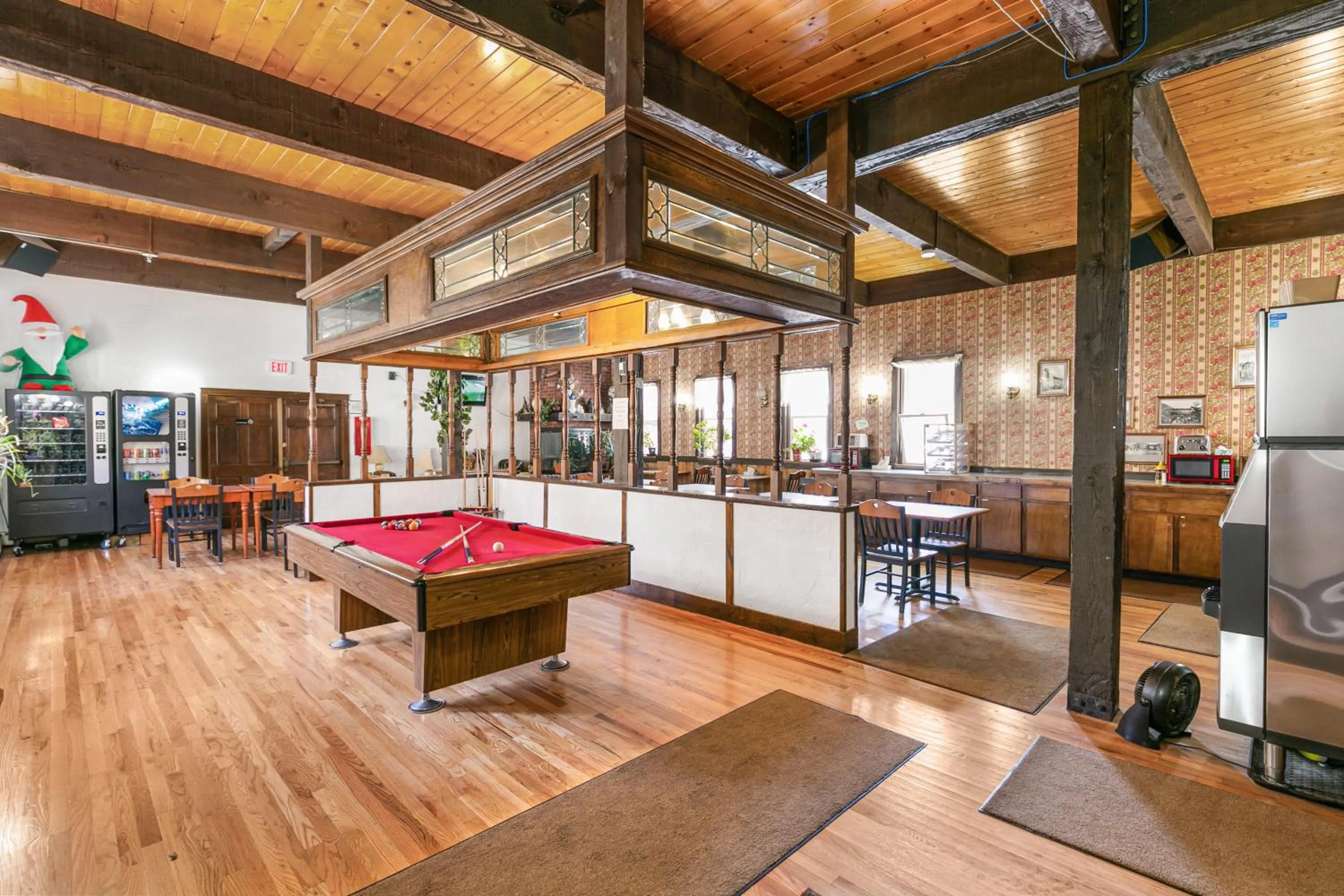 Game Room in Georgetown Lodge