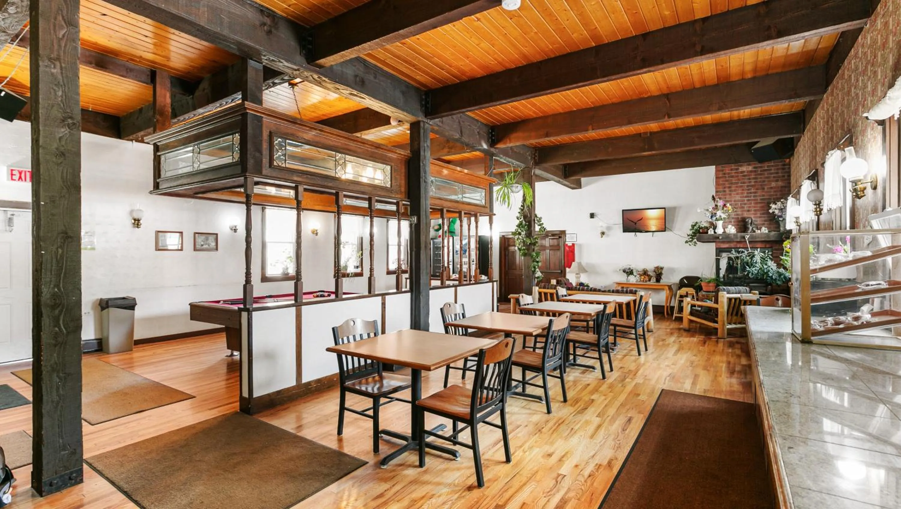 Breakfast in Georgetown Lodge