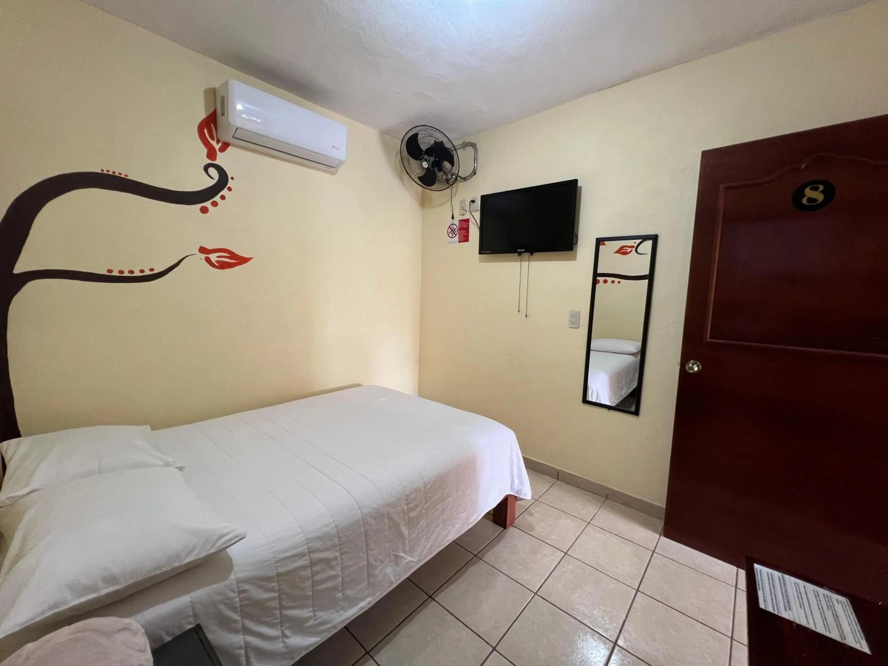 Bathroom, Bed in Hotel y Restaurante Villas Del Sol Jalpan de Serra