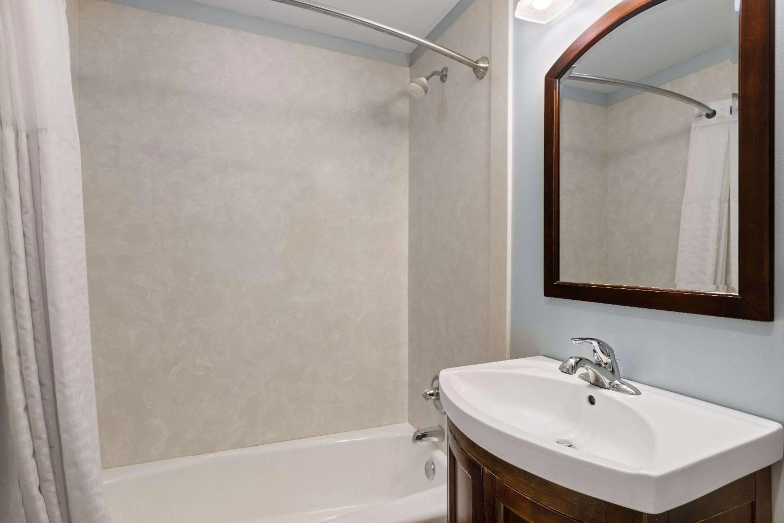 Bathroom in Days Inn by Wyndham Kill Devil Hills Oceanfront - Wilbur