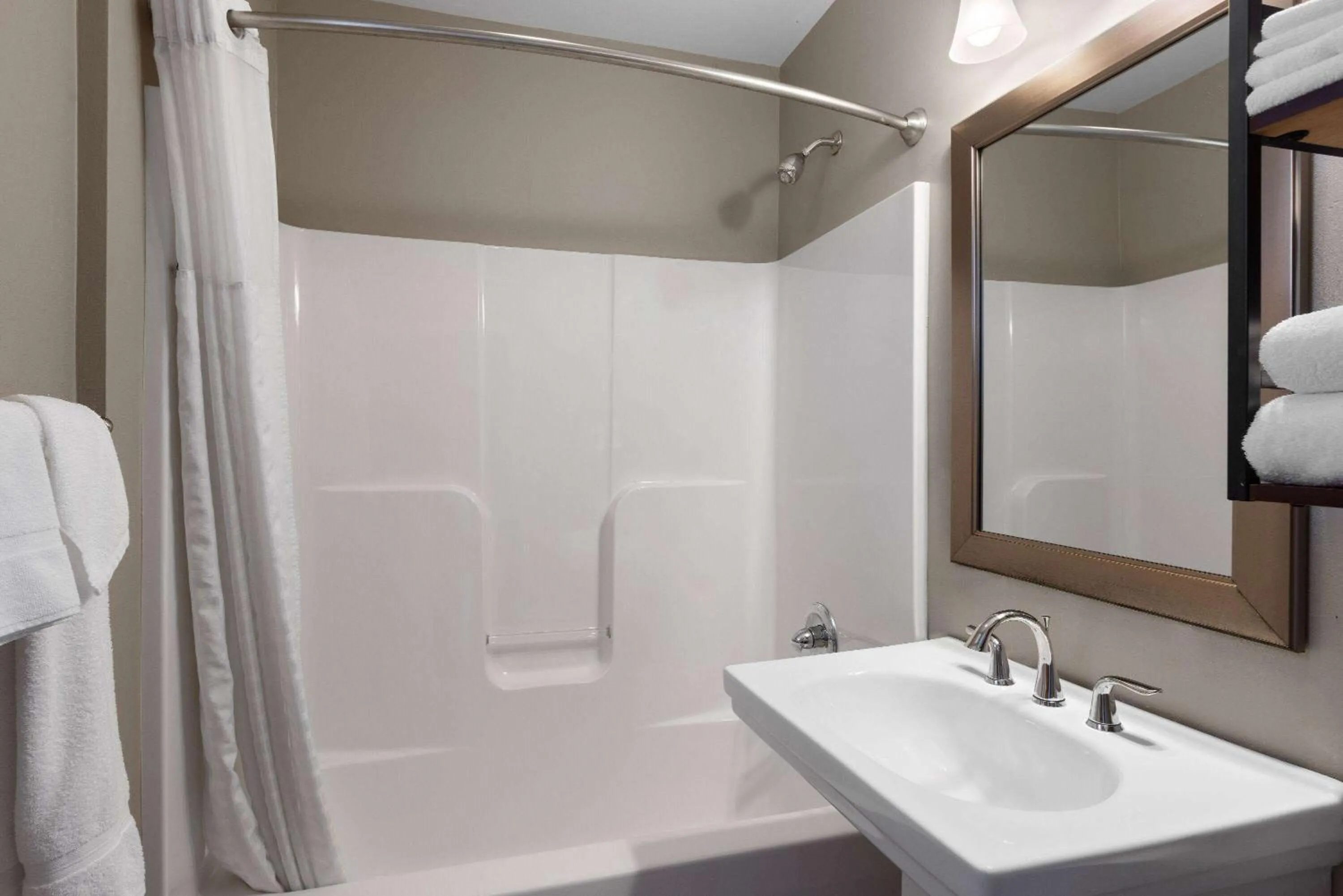 Bathroom in Days Inn by Wyndham Kill Devil Hills Oceanfront - Wilbur