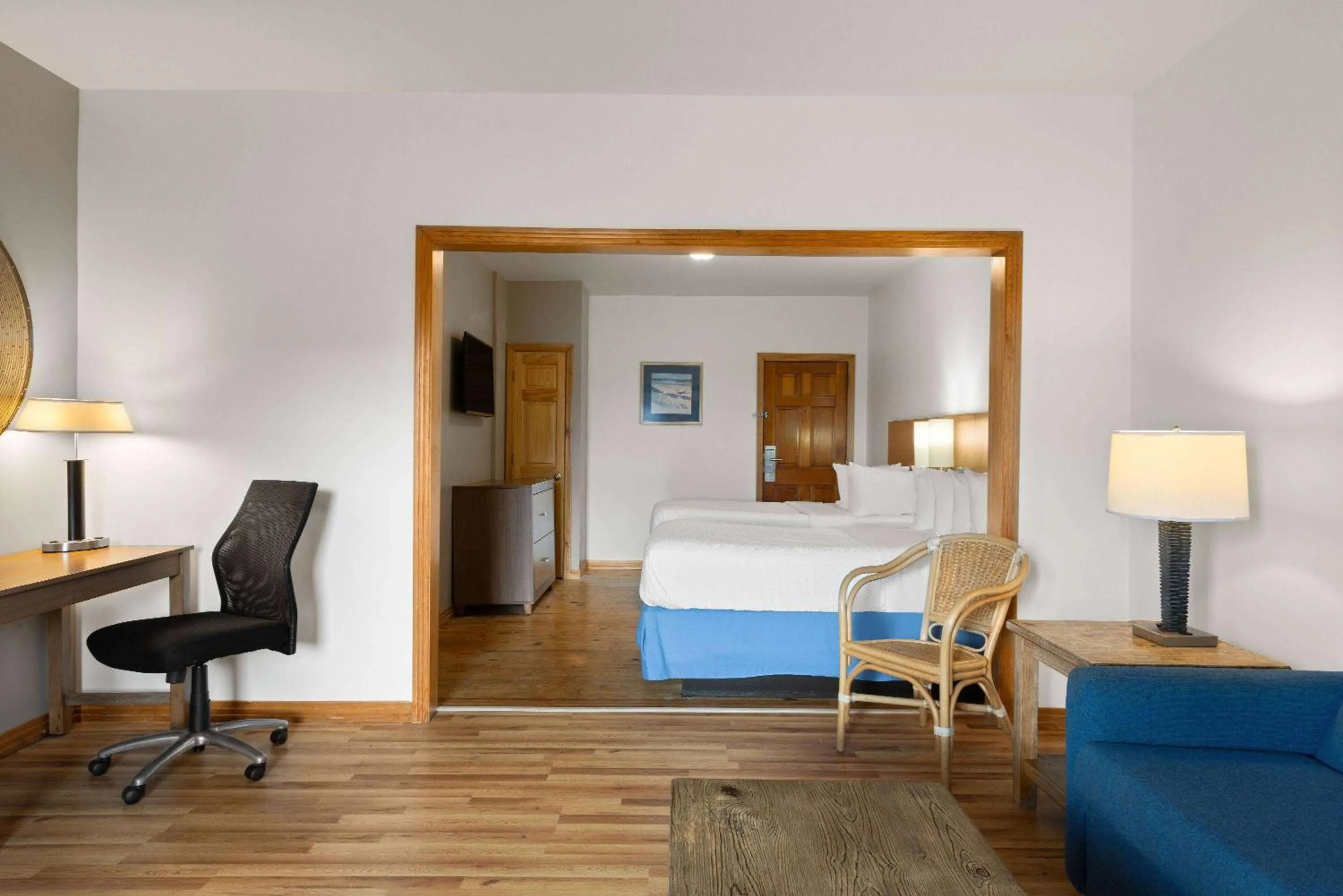 Bed in Days Inn by Wyndham Kill Devil Hills Oceanfront - Wilbur