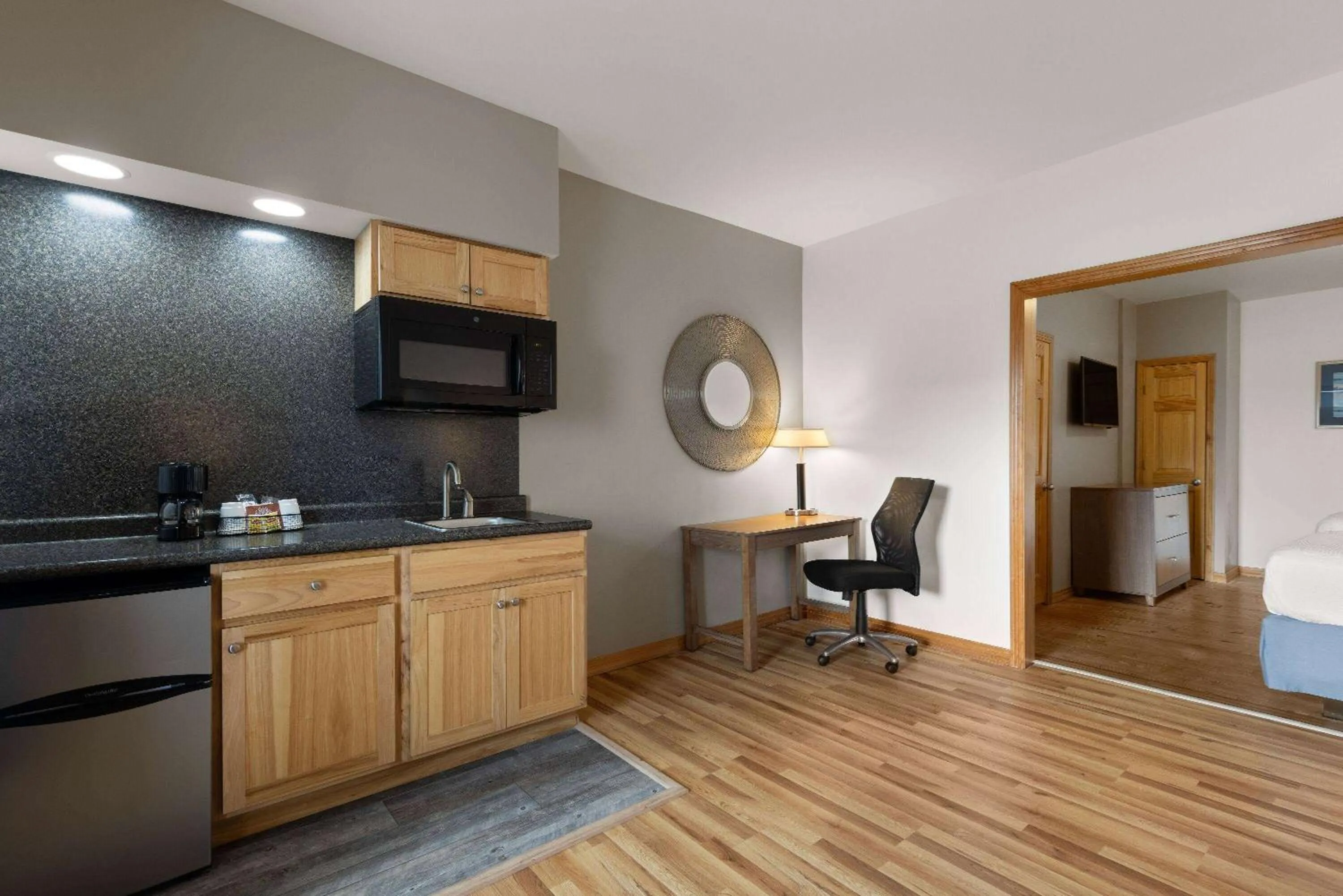 Bed in Days Inn by Wyndham Kill Devil Hills Oceanfront - Wilbur