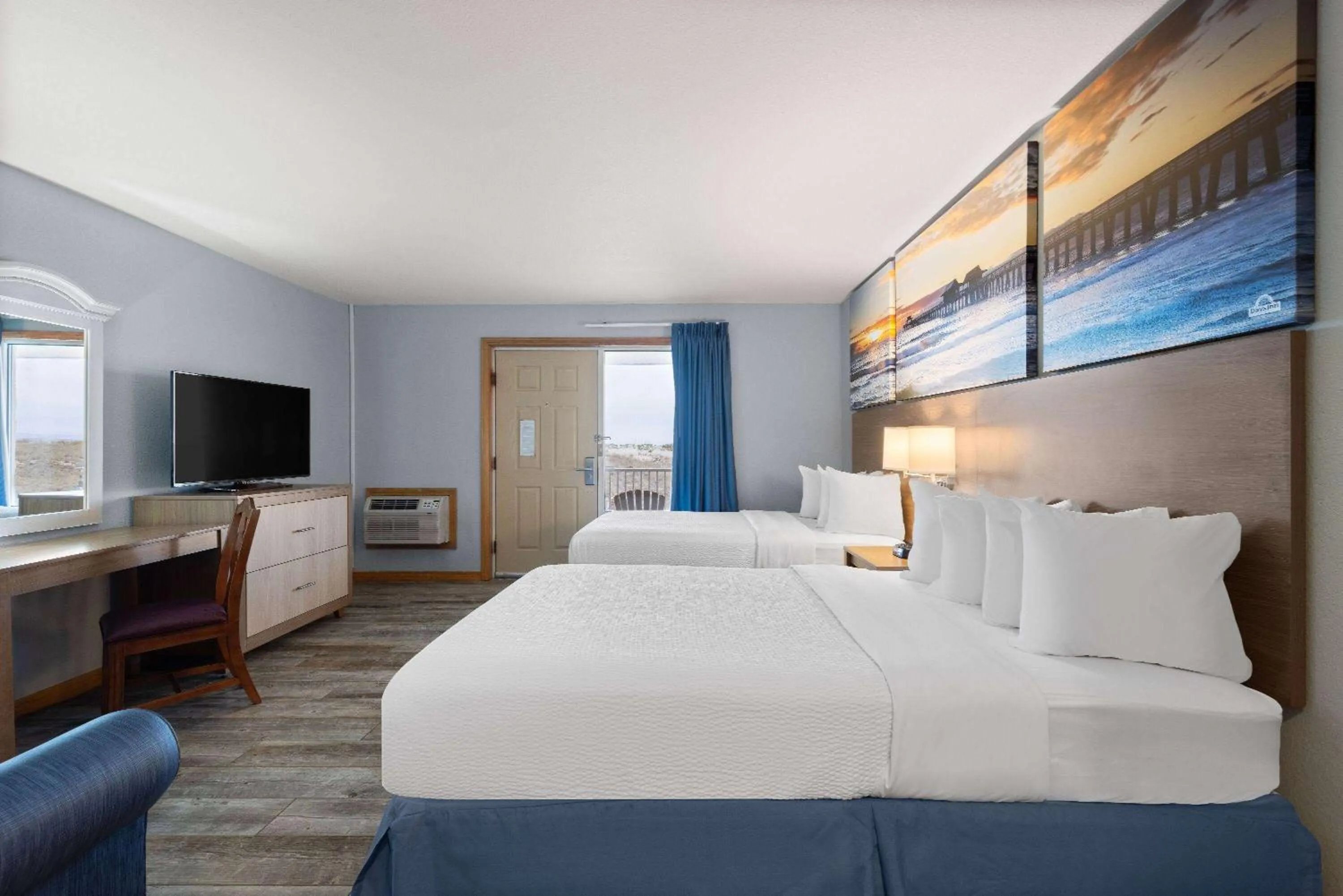 Photo of the whole room, Bed in Days Inn by Wyndham Kill Devil Hills Oceanfront - Wilbur