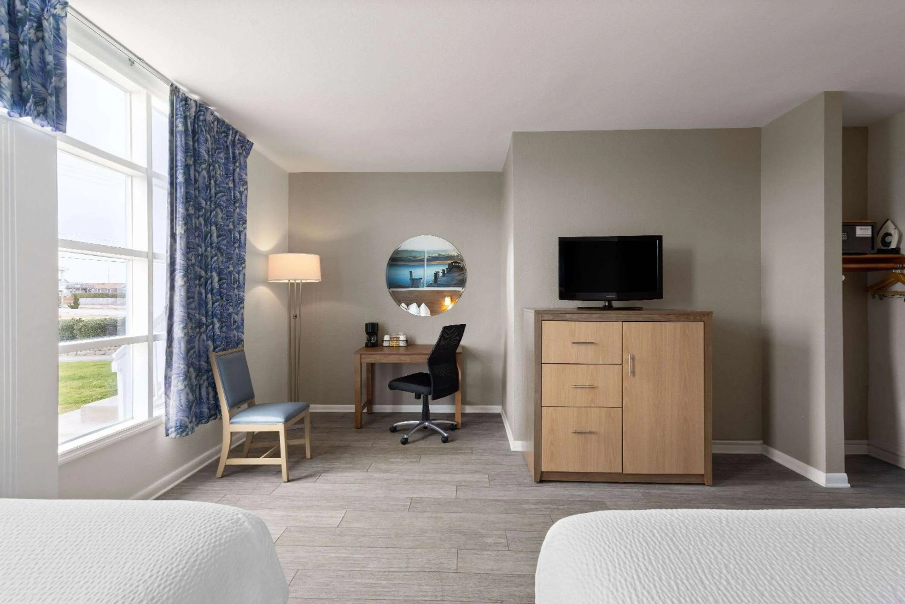 Photo of the whole room in Days Inn by Wyndham Kill Devil Hills Oceanfront - Wilbur