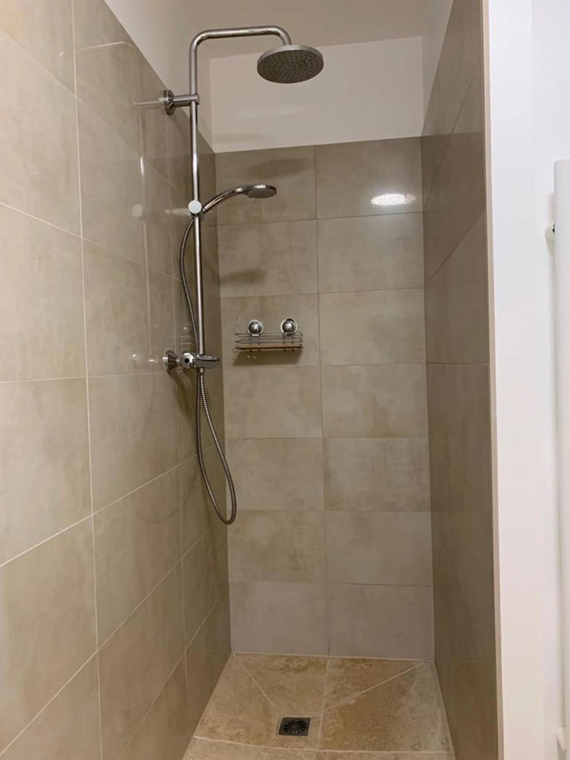 Shower in Le Clos en Provence