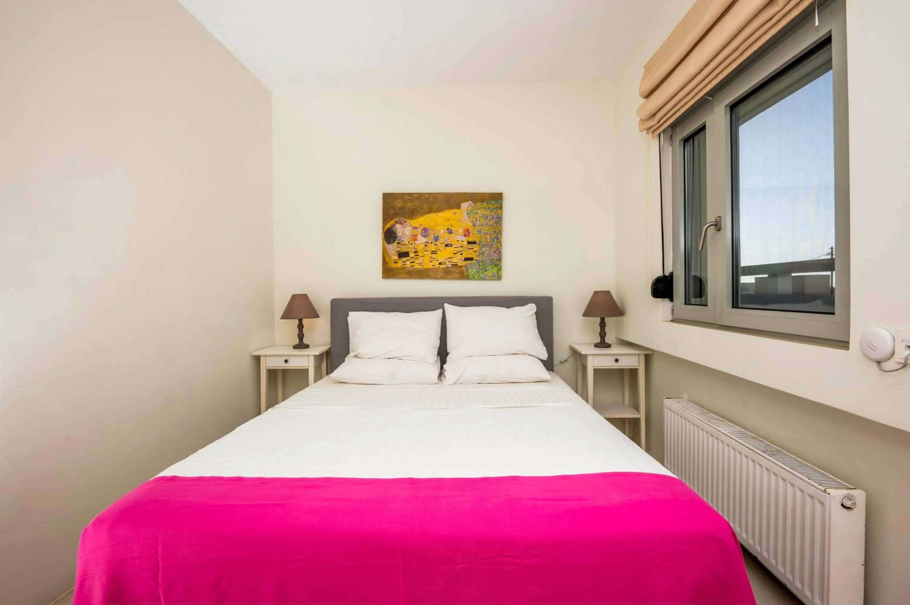 Bed in VIVIAN Art Apartments