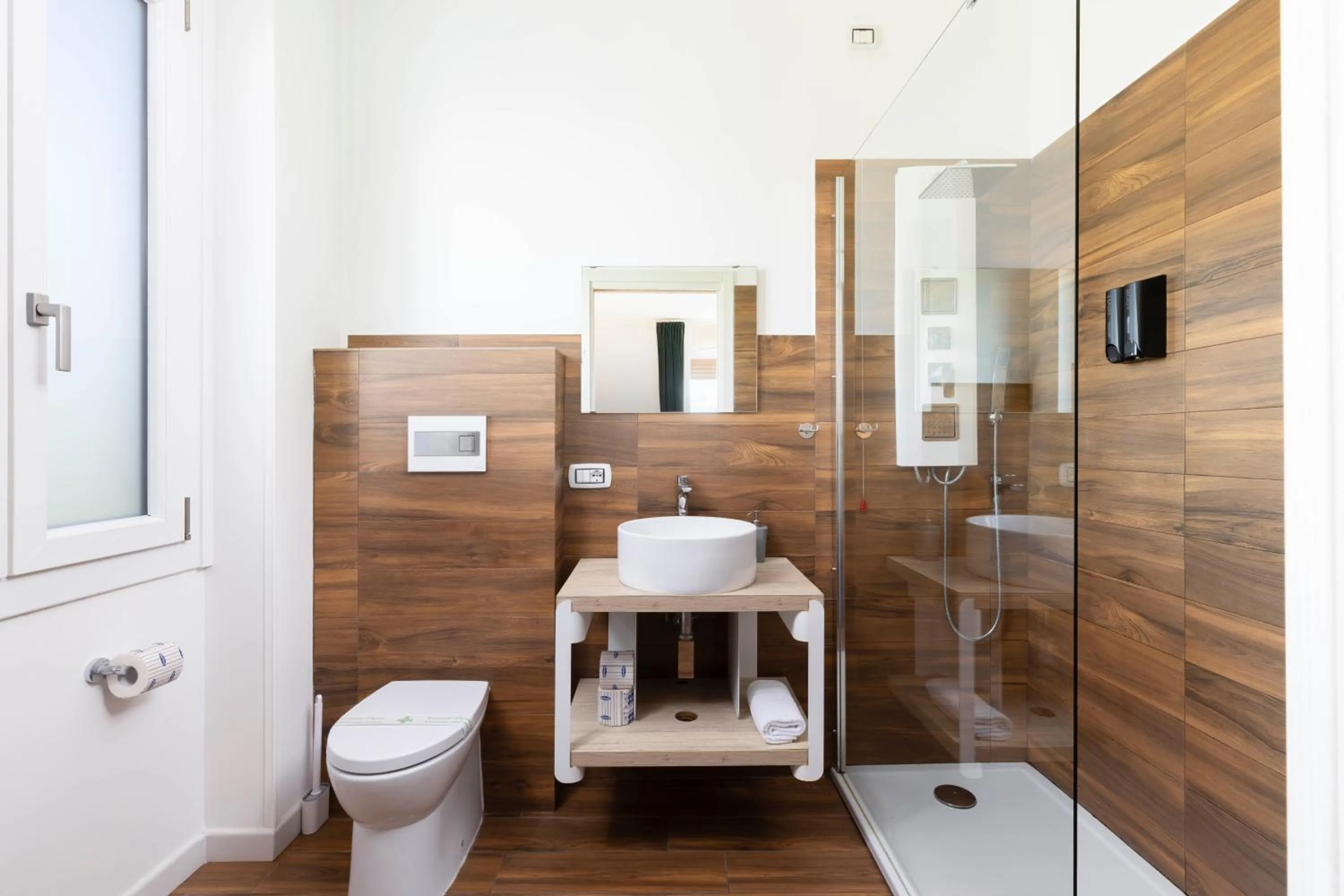 Shower in Mapi’s Rooms