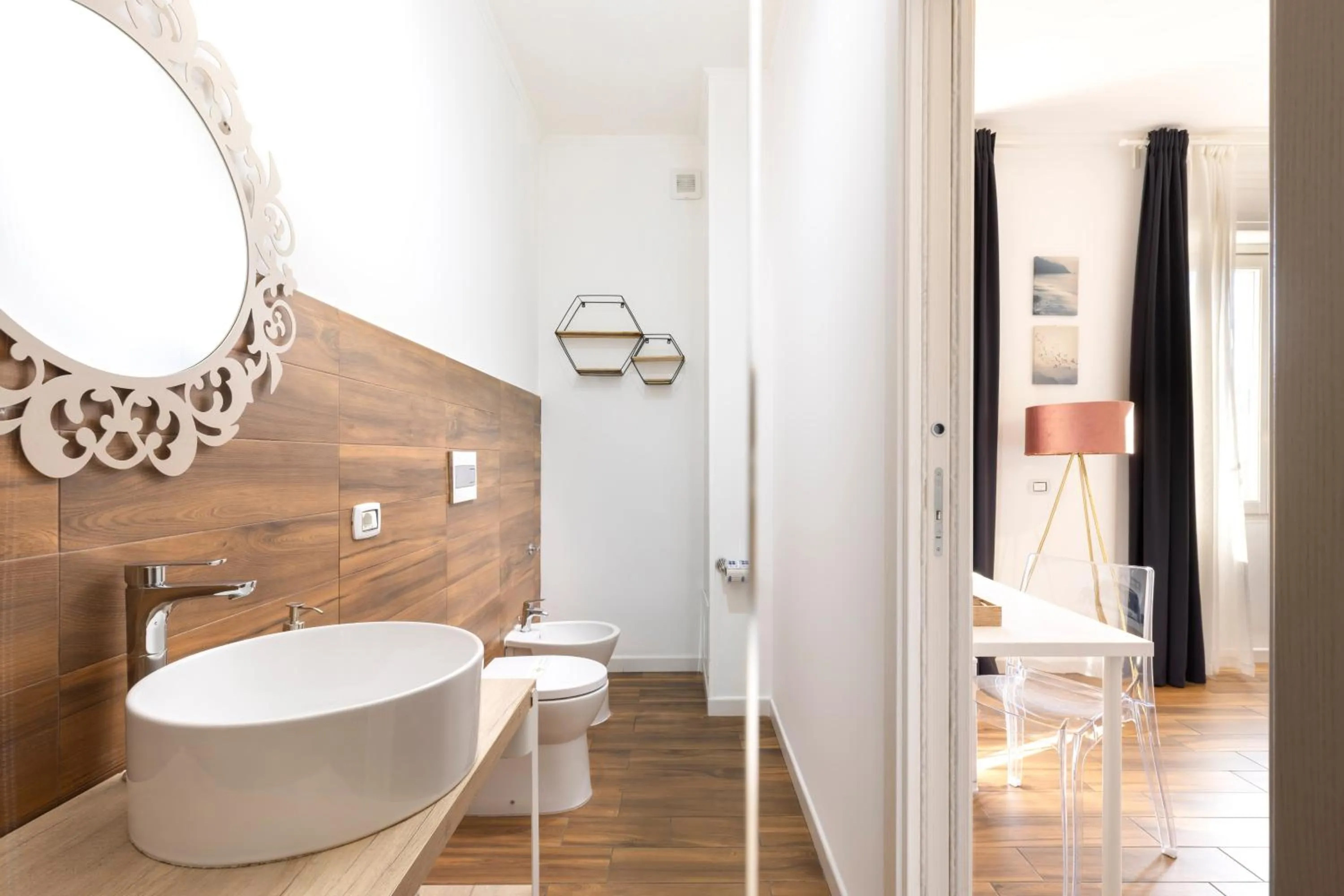 Shower in Mapi’s Rooms