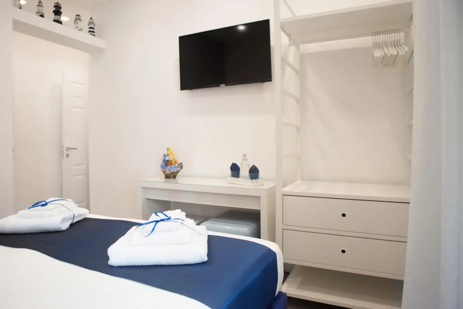 Photo of the whole room, Bed in Kerbaker 14