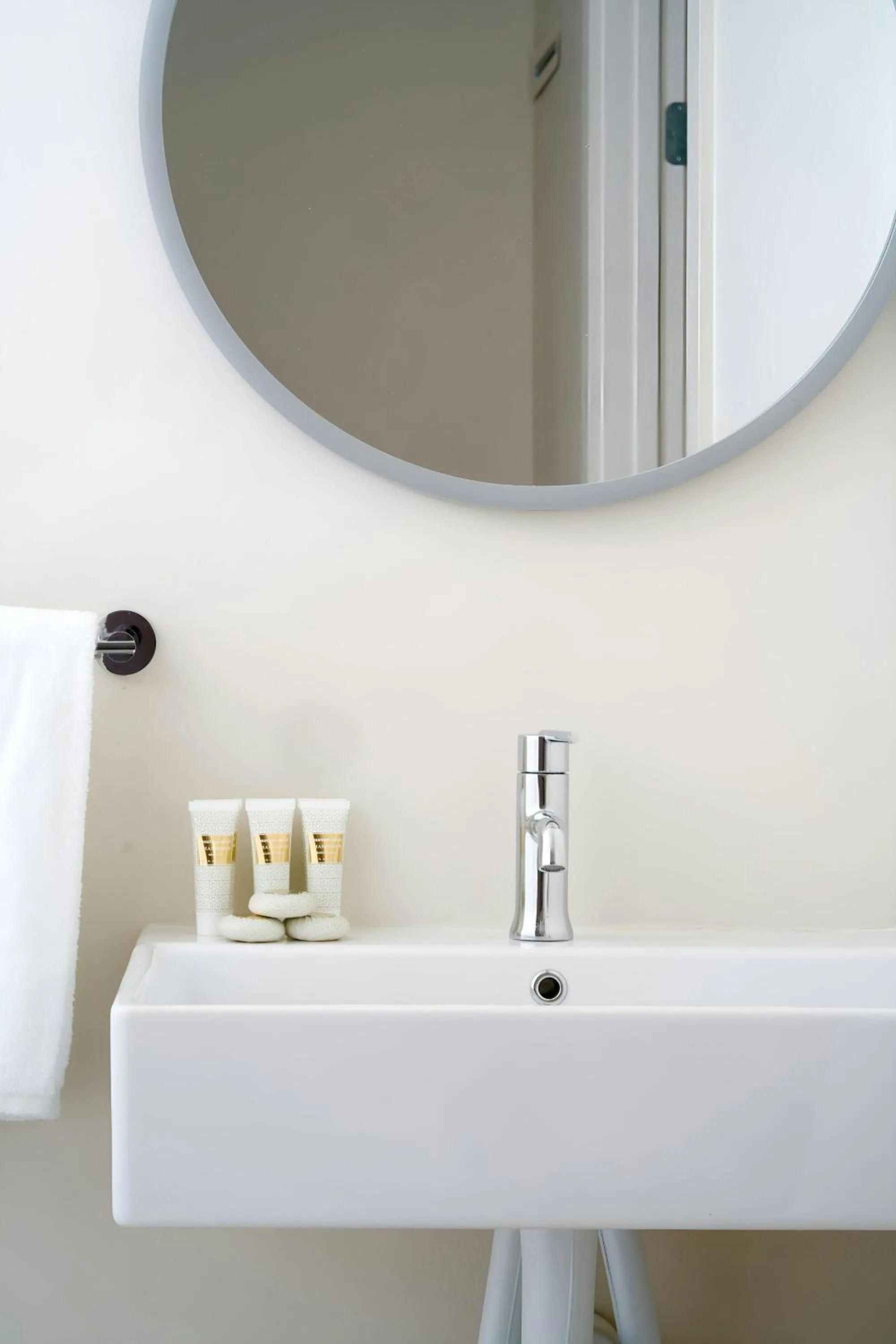 Bathroom in Sonder by Marriott Bonvoy The Stat Apartments Midtown