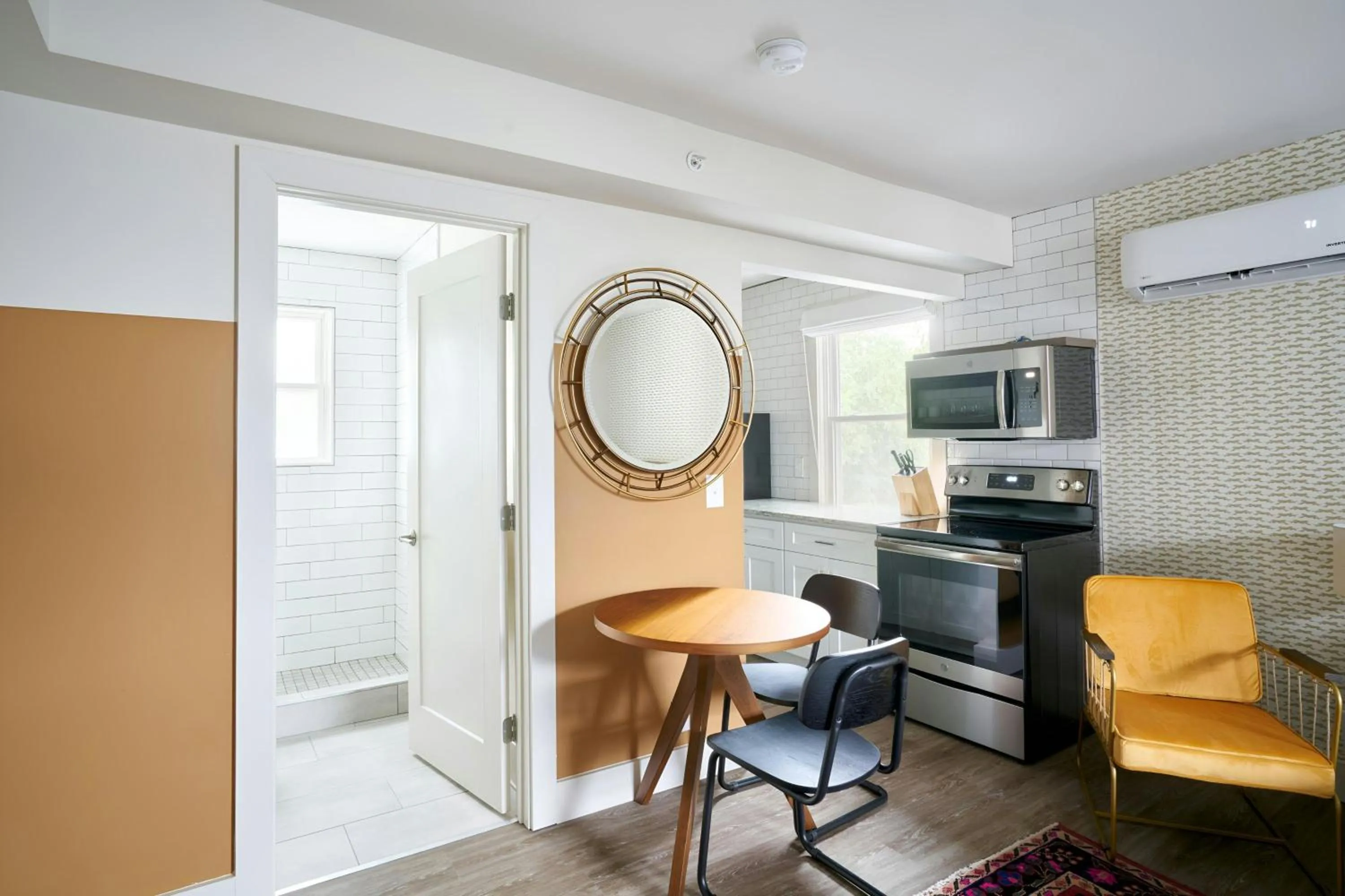 Kitchen or kitchenette in Sonder by Marriott Bonvoy The Stat Apartments Midtown