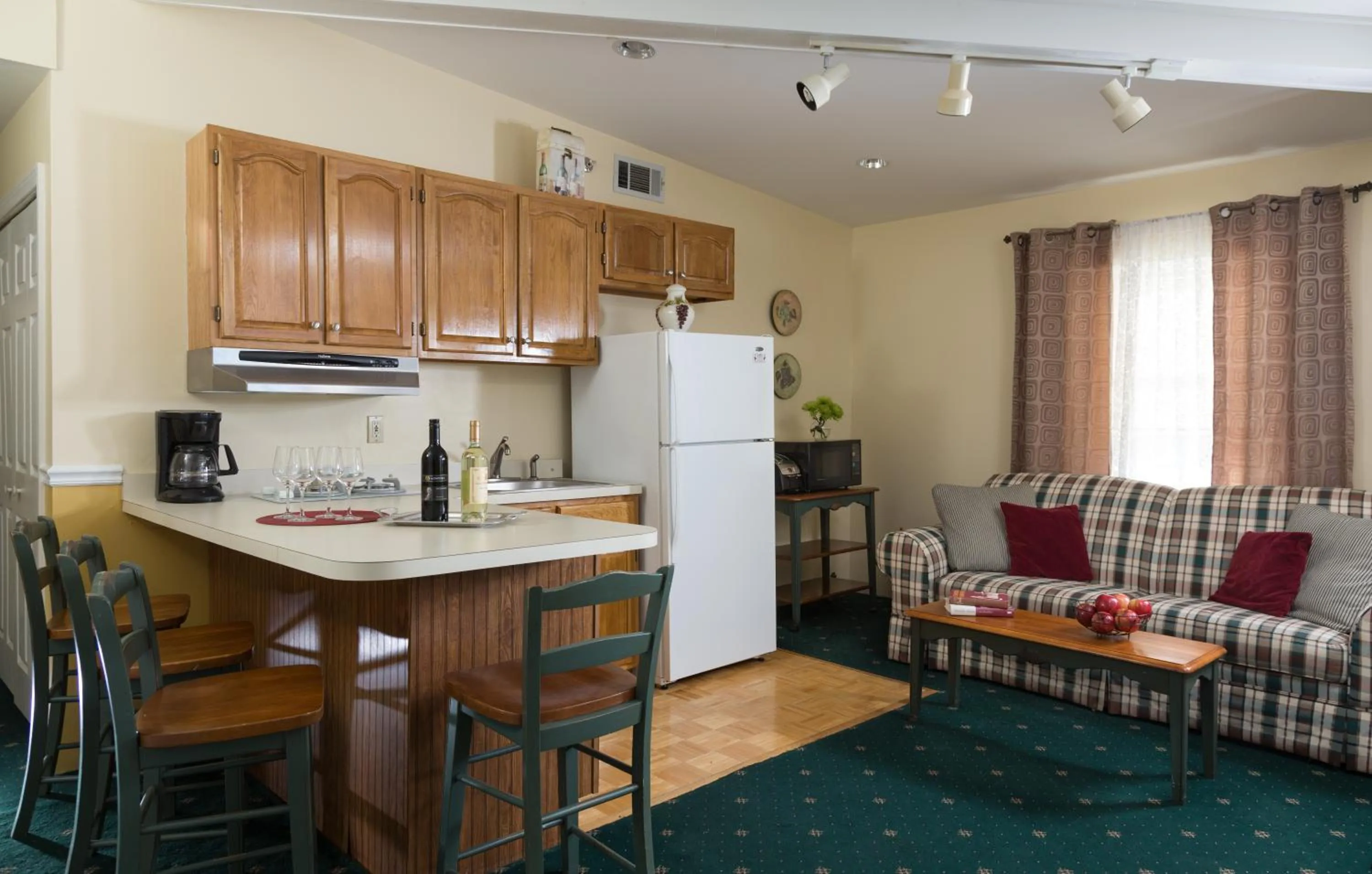 Coffee/tea facilities in Beech Tree Inn and Cottage