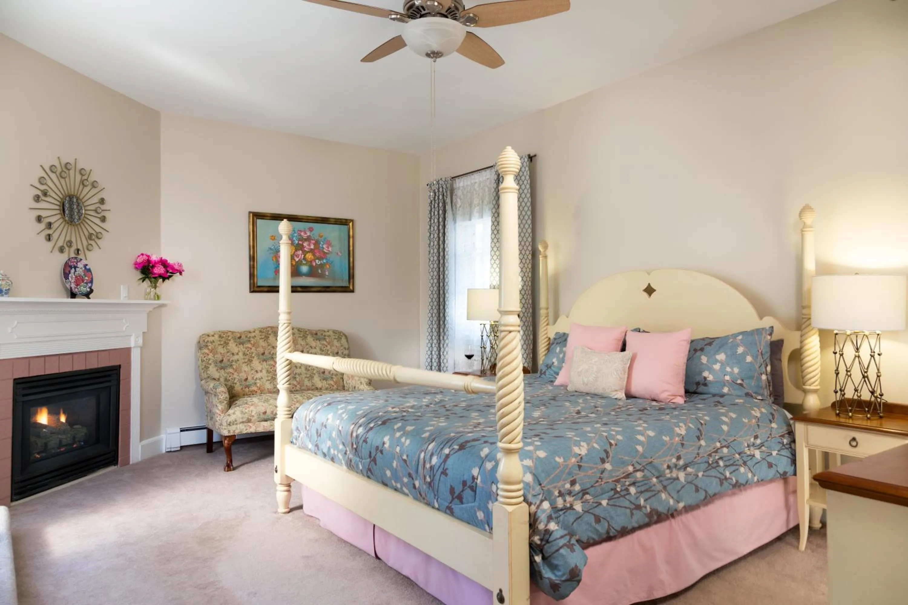 Hot Tub, Bed in Beech Tree Inn and Cottage