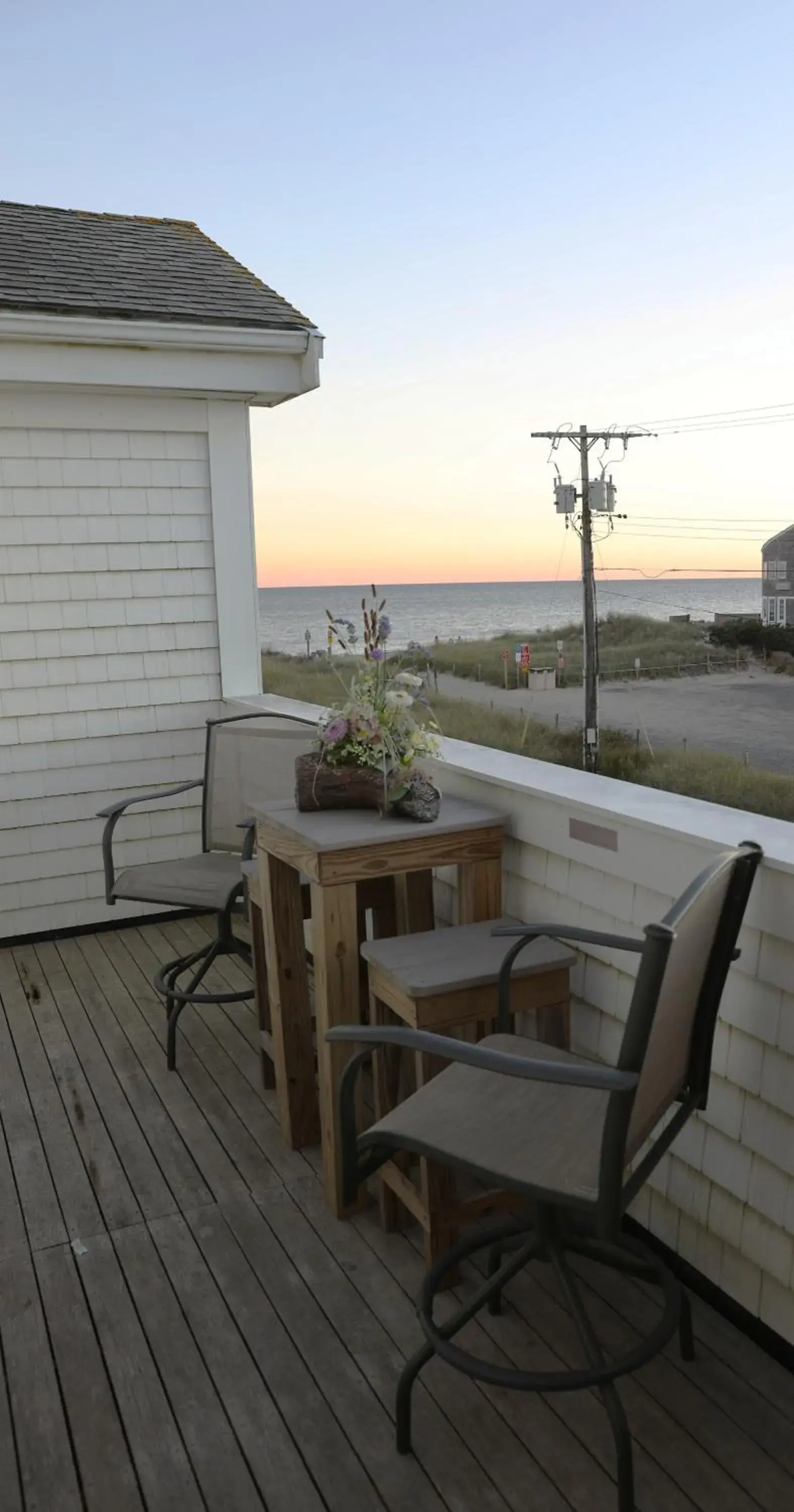 Two-Bedroom Suite with Kitchen, Balcony, and Partial Ocean View – 2B in By The Sea Guests Bed & Breakfast and Suites Two-Bedroom Suite with Kitchen, Balcony, and Partial Ocean View – 2B in By The Sea Guests Bed & Breakfast and Suites