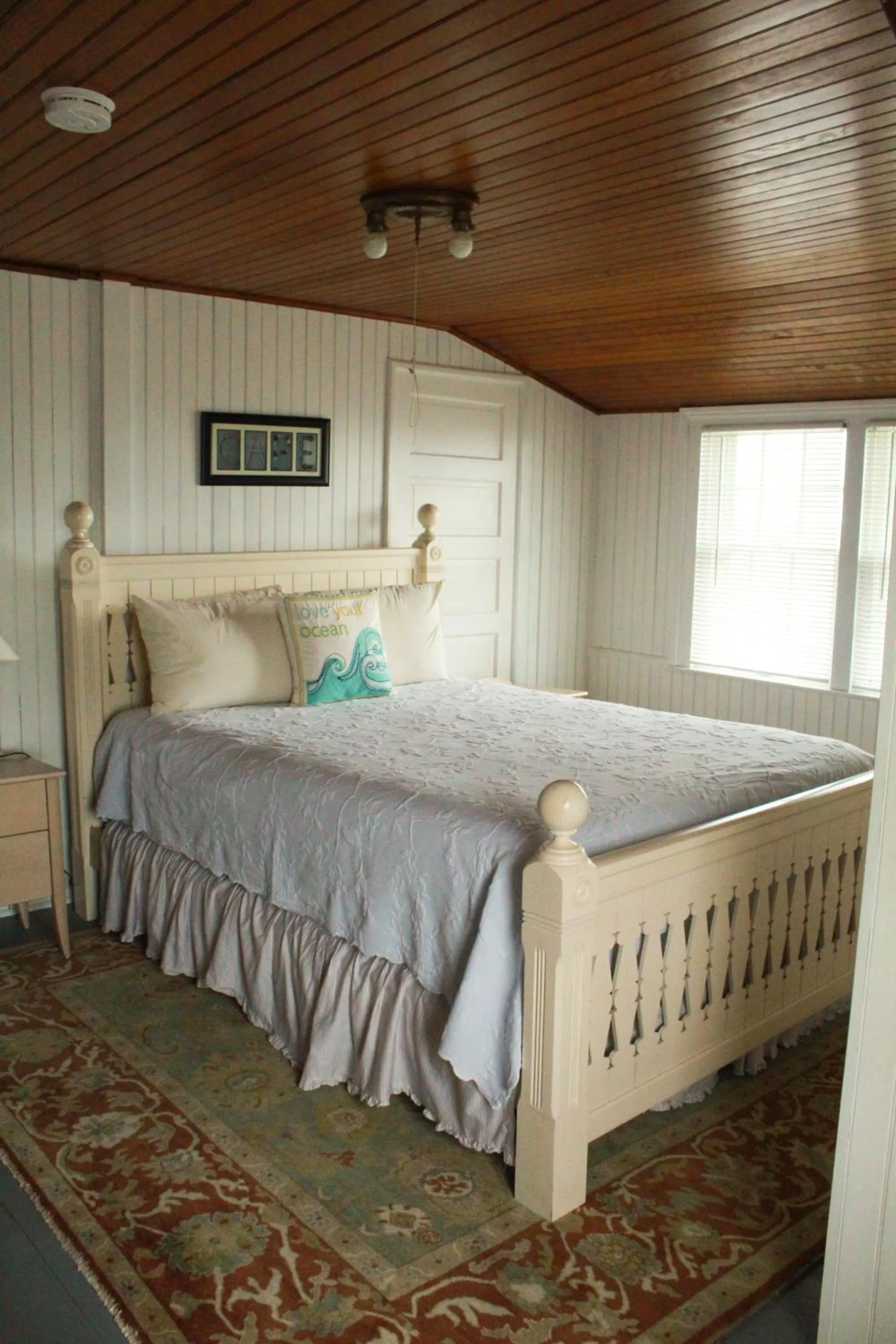 Bedroom, Bed in By The Sea Guests Bed & Breakfast and Suites