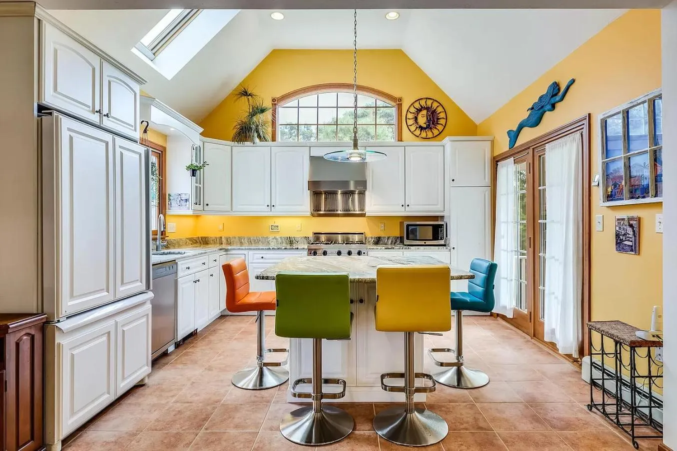 Kitchen or kitchenette in By The Sea Guests Bed & Breakfast and Suites