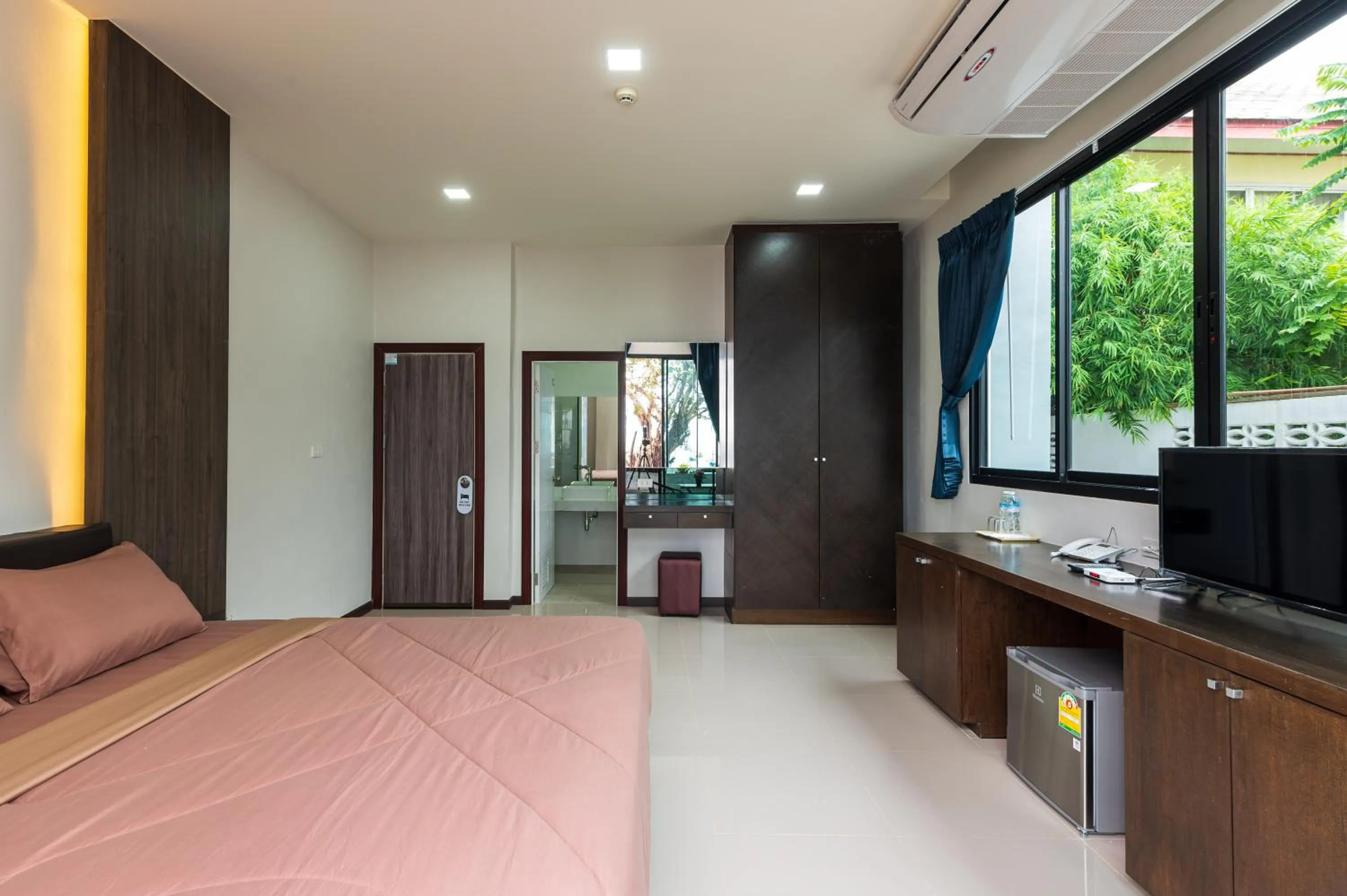 Bed in Aownoi Bay Resort