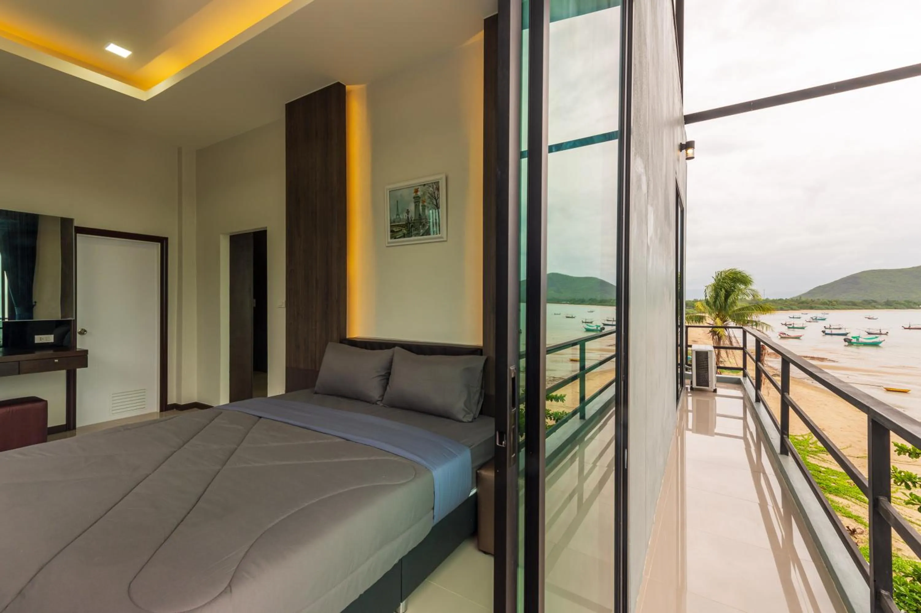 Bed in Aownoi Bay Resort