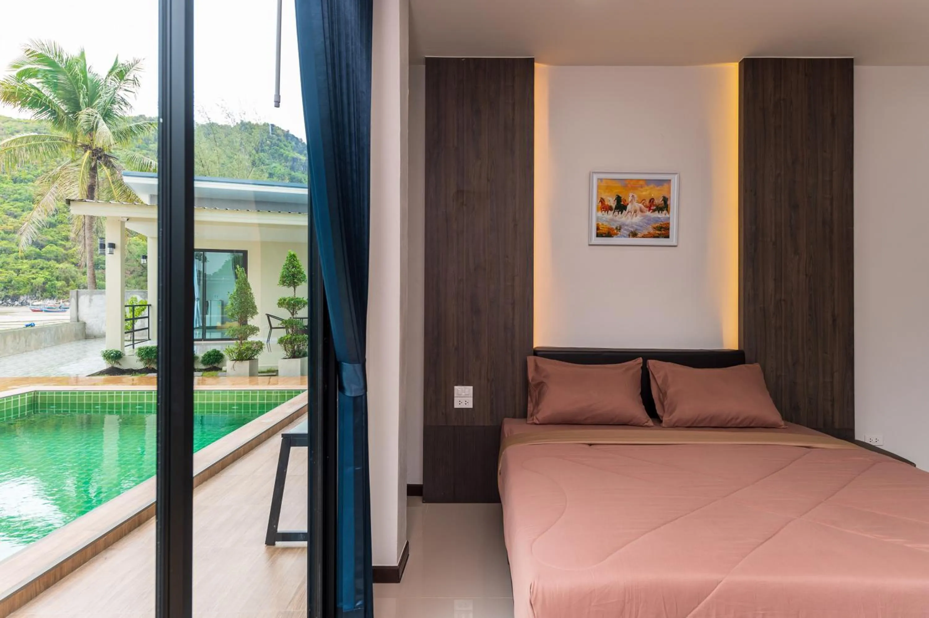 Bed in Aownoi Bay Resort